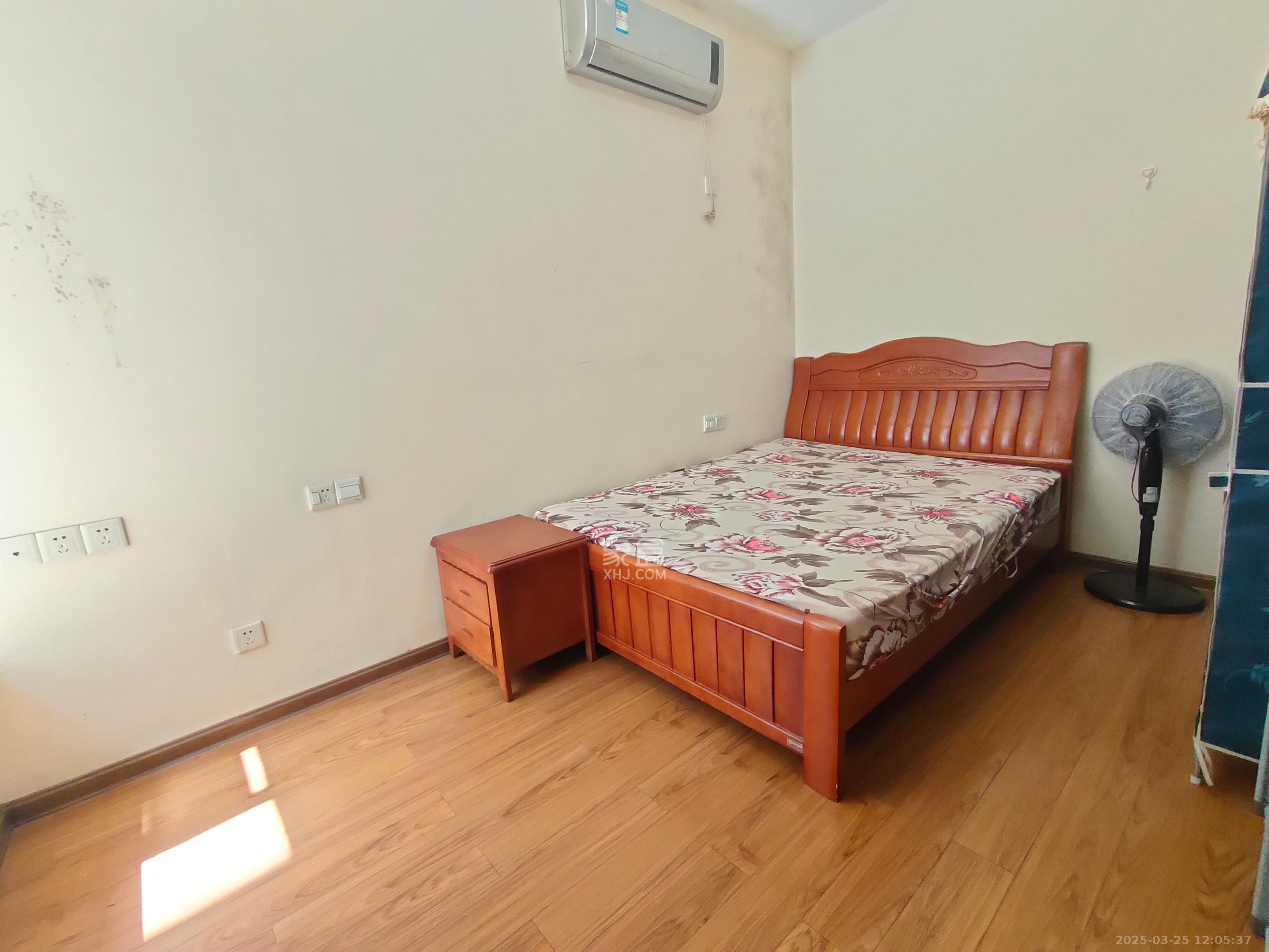 金领家族 2室2厅1卫 1700.0元/月 金领家族 2室2厅1卫 1700.0元/月室内图