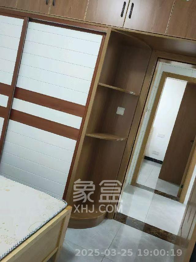 金南家园三期  2室2厅1卫   2300.00元/月室内图