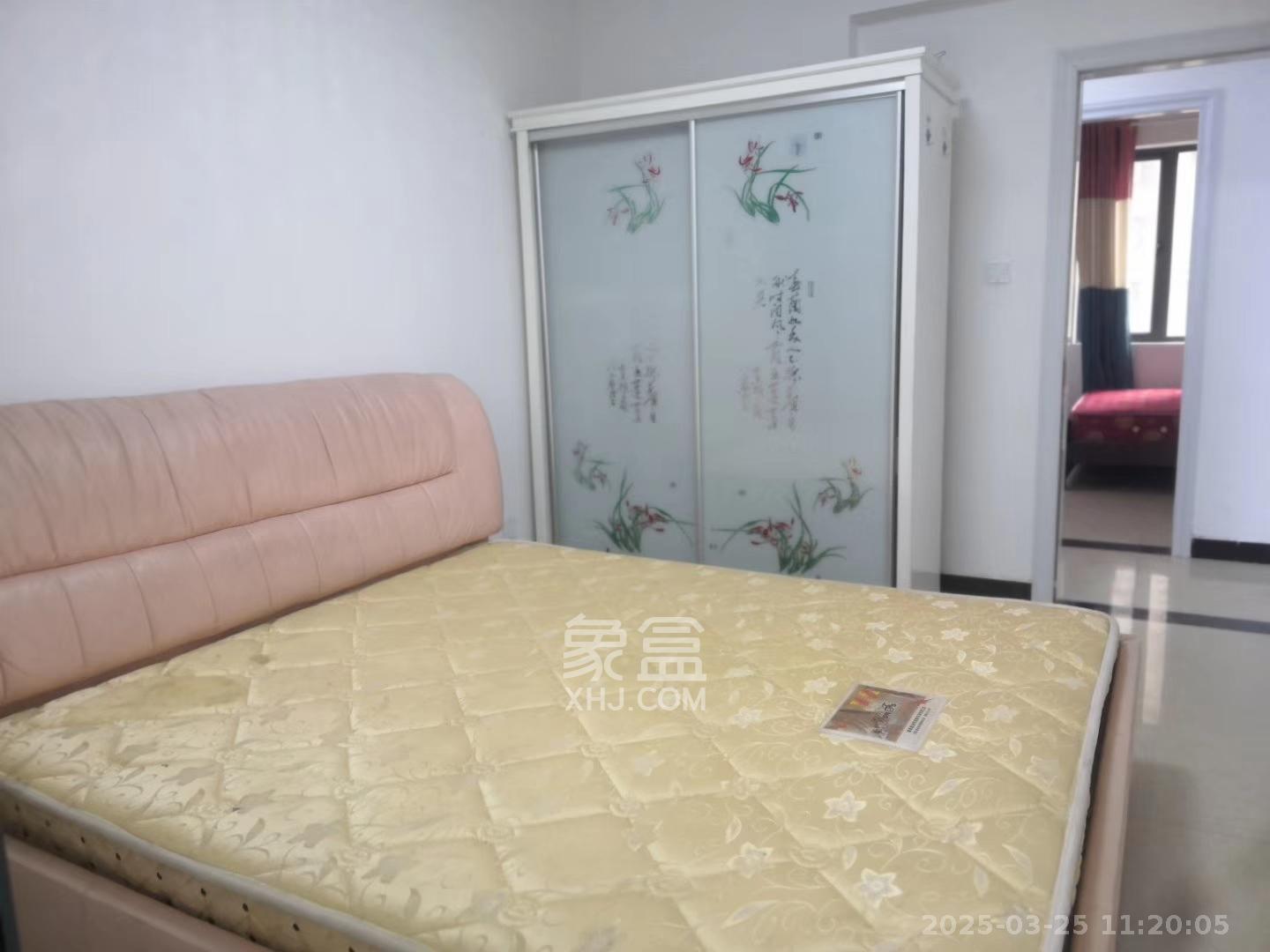 荣盛花语馨苑  2室1厅1卫   2200.00元/月室内图