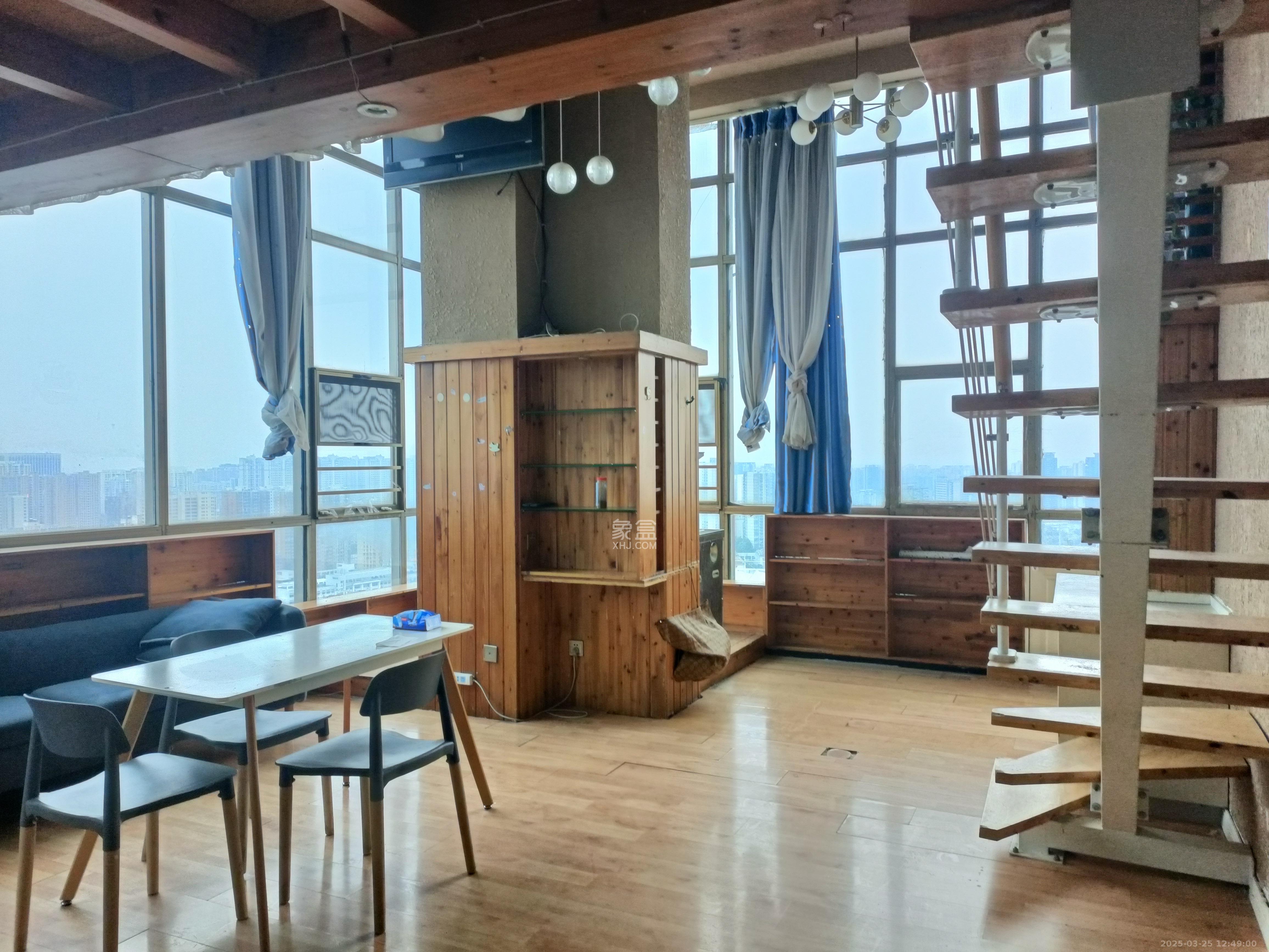 香颂国际  1室1厅1卫    1600.0元/月 香颂国际  1室1厅1卫    1600.0元/月室内图1