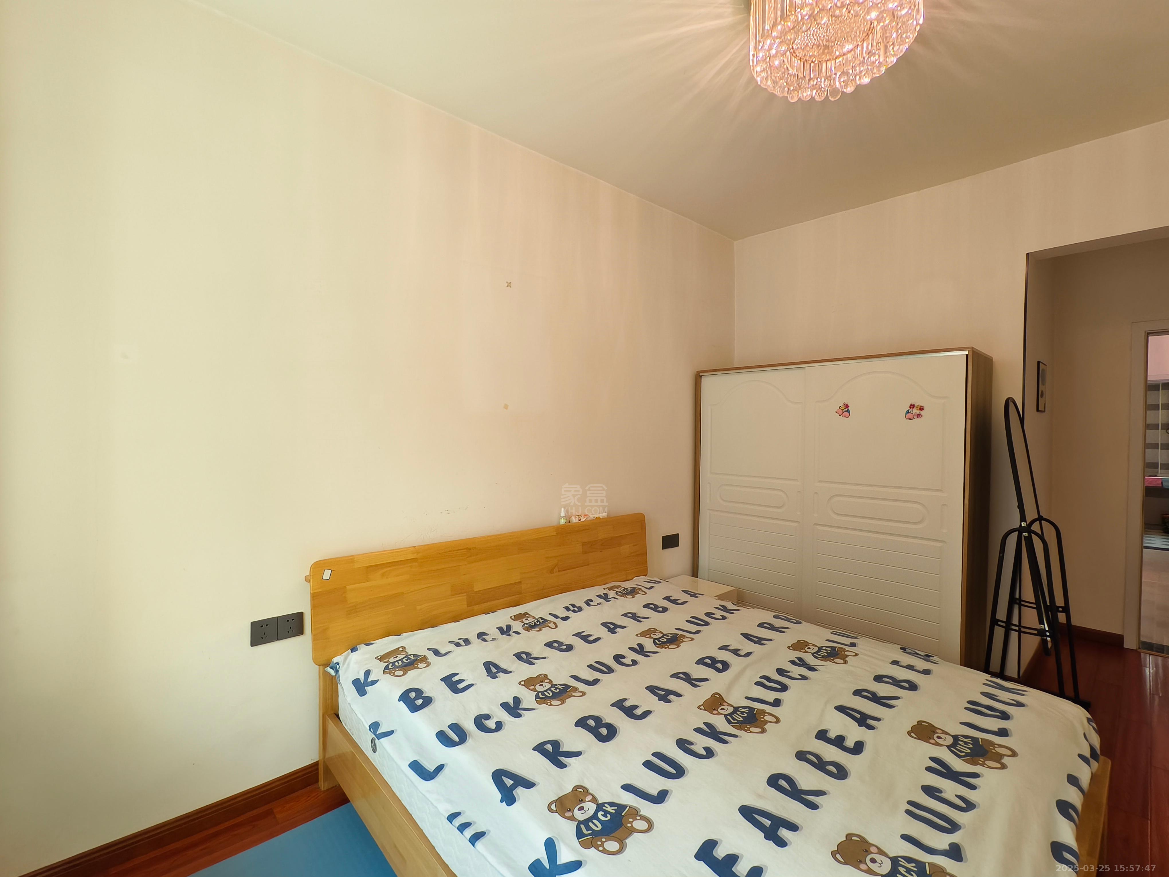 庐山恋 3室2厅1卫 2200.0元/月 庐山恋 3室2厅1卫 2200.0元/月室内图