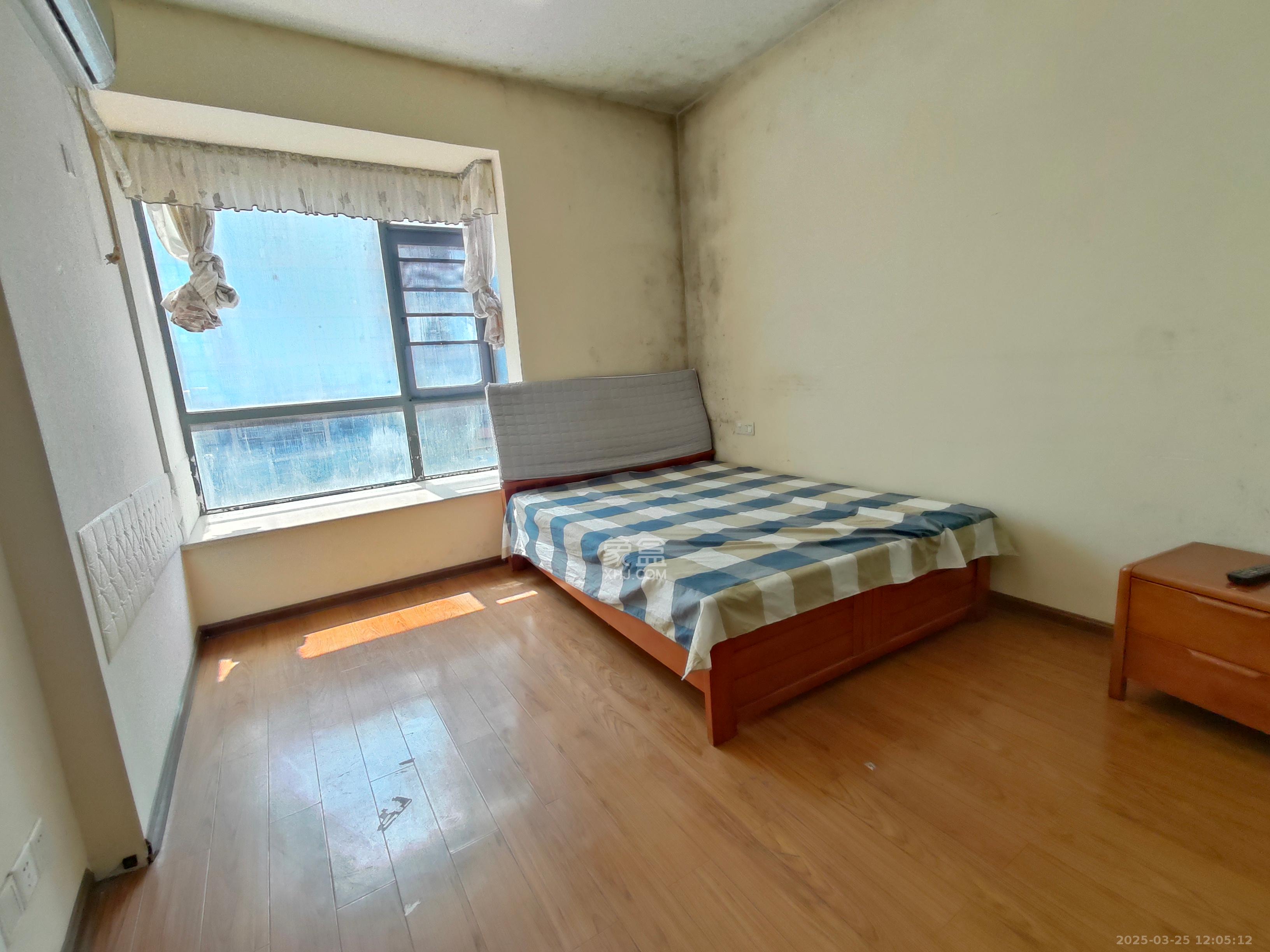 金领家族 2室2厅1卫 1700.0元/月 金领家族 2室2厅1卫 1700.0元/月室内图