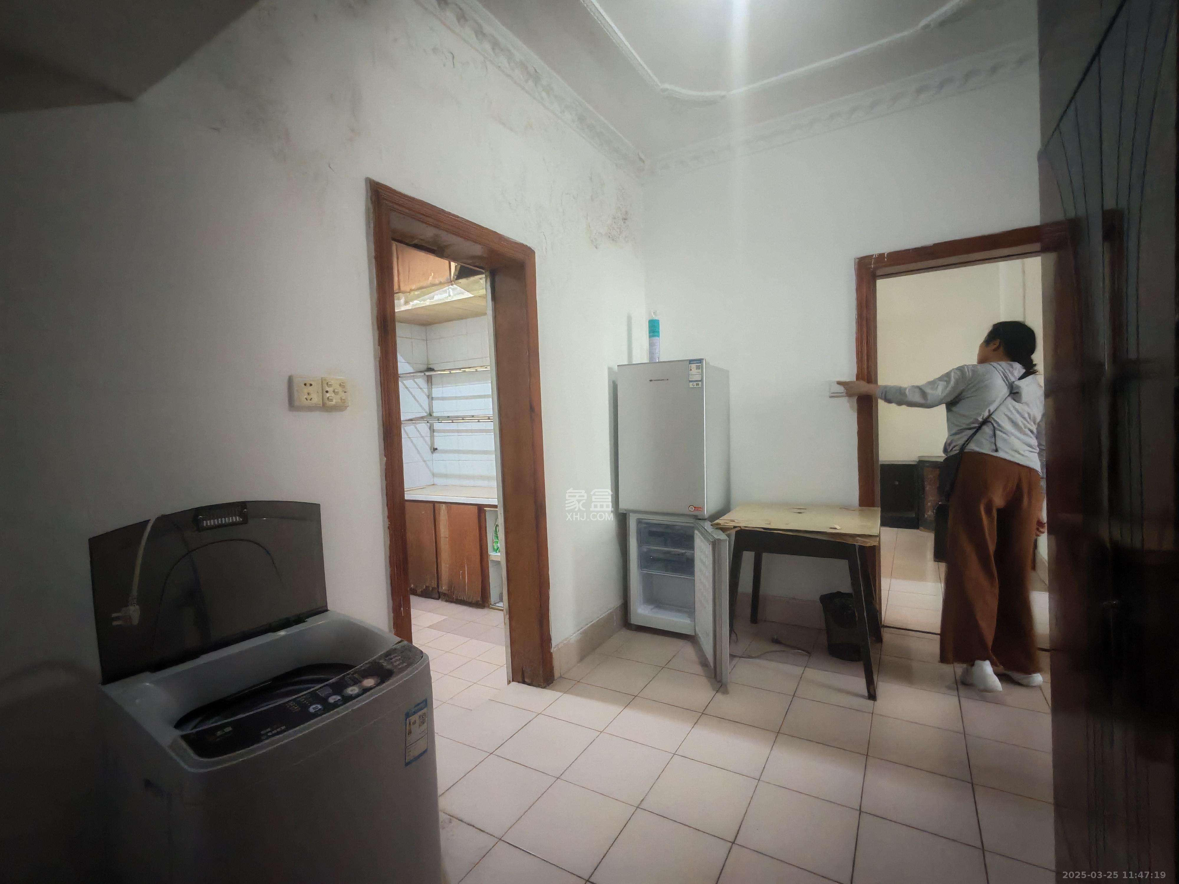 工农桥社区白马公寓(白马庙巷) 2室1厅1卫 1600.0元/月 工农桥社区白马公寓(白马庙巷) 2室1厅1卫 1600.0元/月室内图