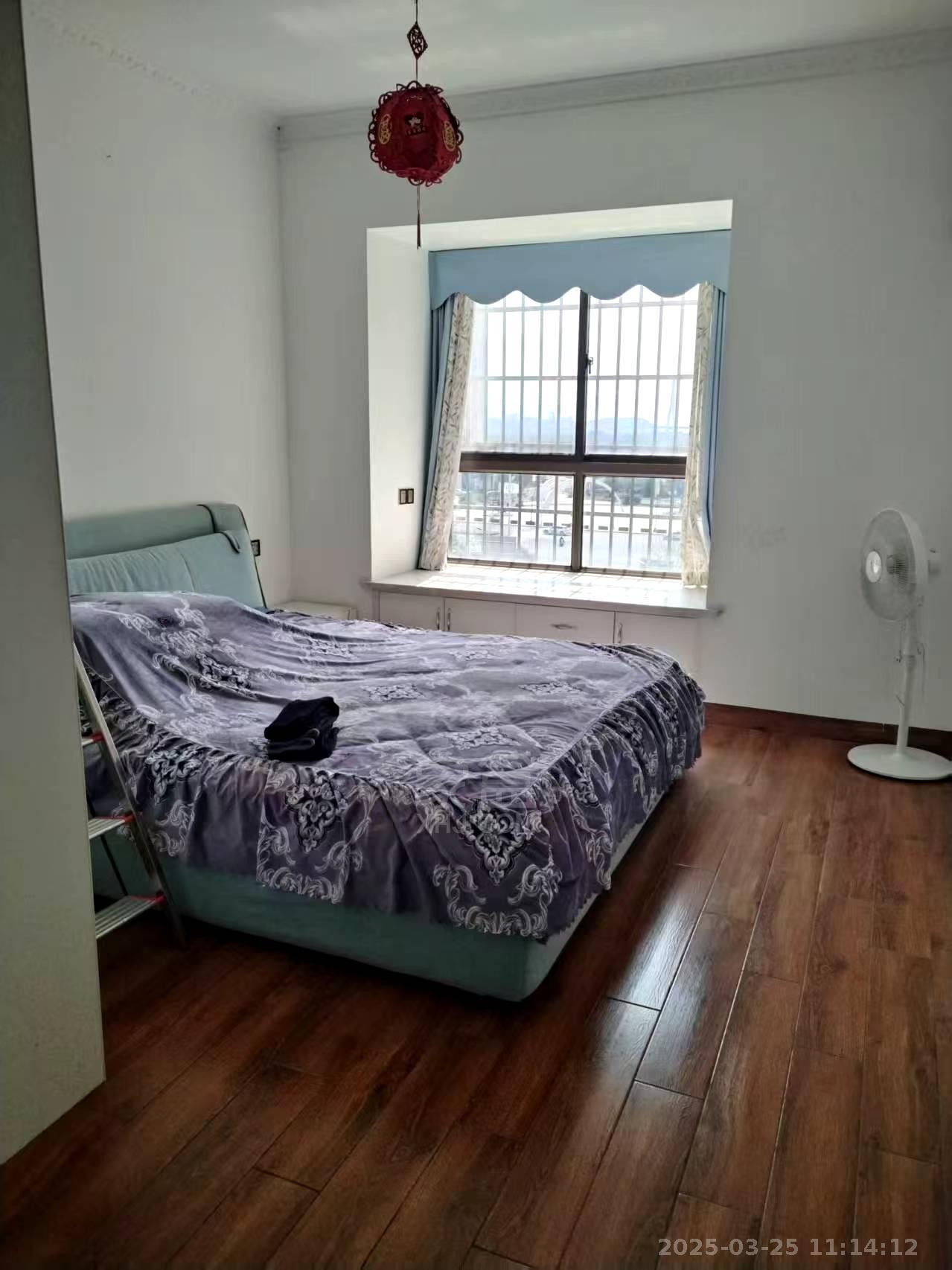 凿石凤凰苑 3室2厅1卫 1600.0元/月 凿石凤凰苑 3室2厅1卫 1600.0元/月室内图