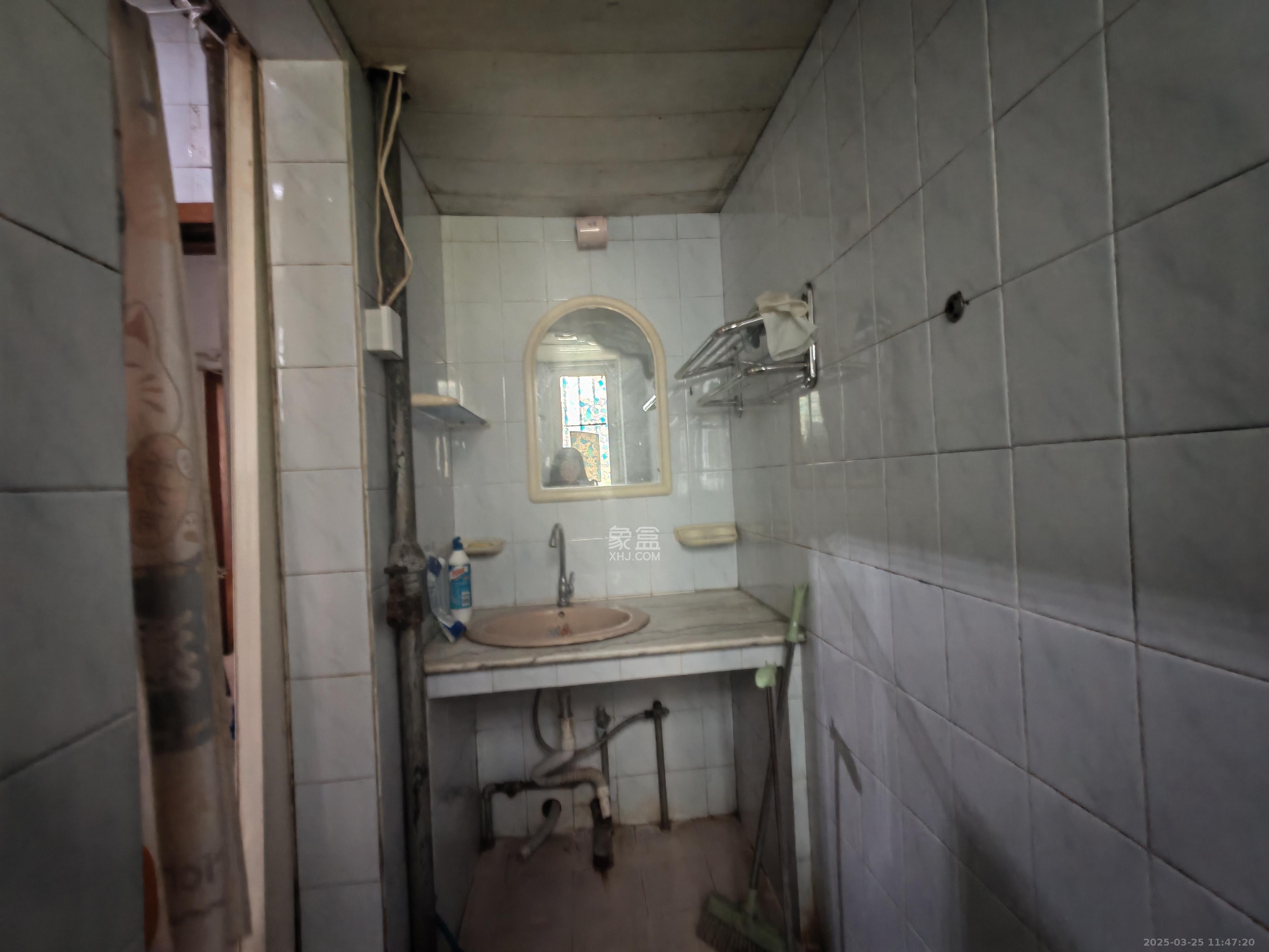 工农桥社区白马公寓(白马庙巷) 2室1厅1卫 1600.0元/月 工农桥社区白马公寓(白马庙巷) 2室1厅1卫 1600.0元/月室内图