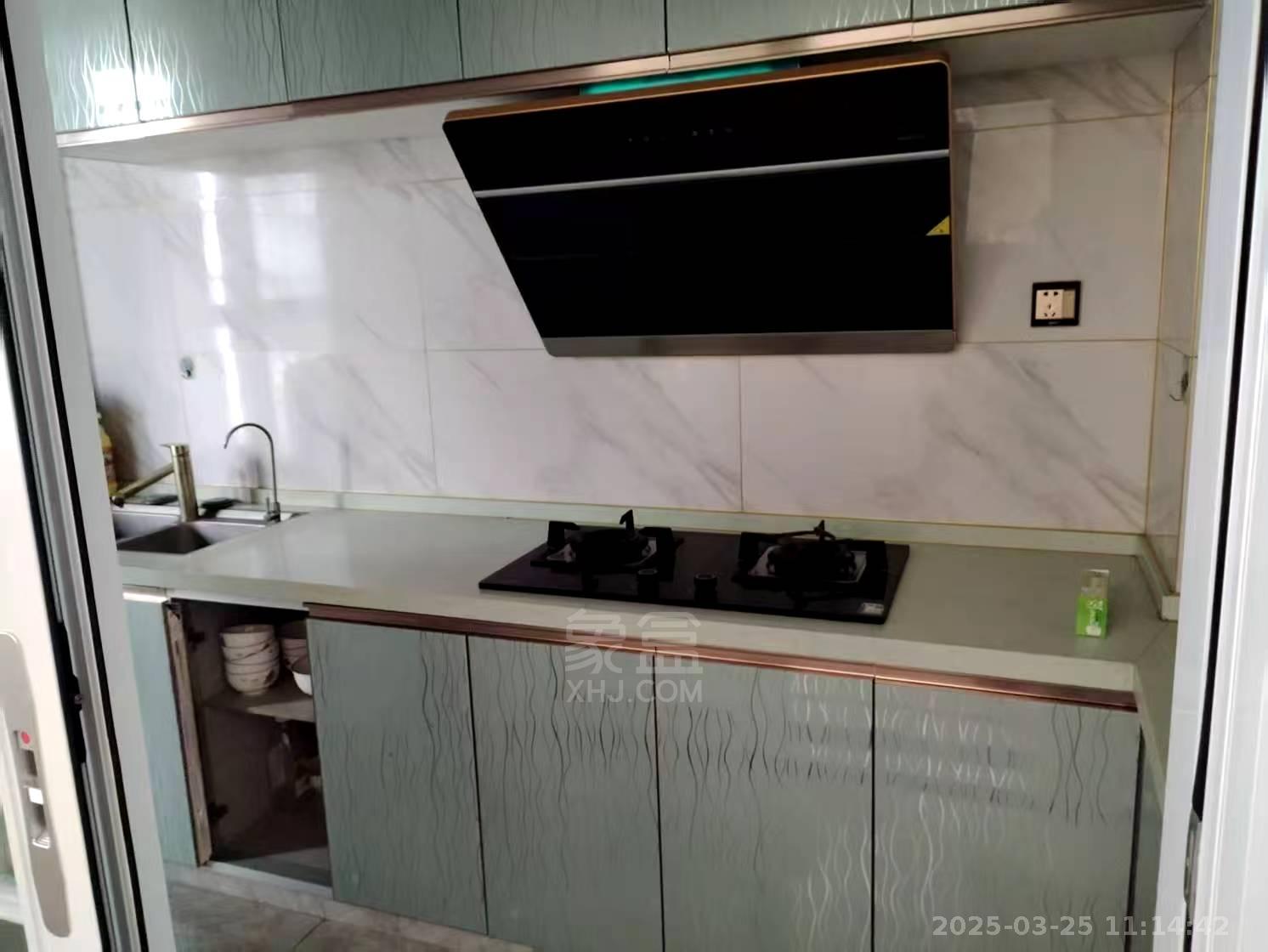 凿石凤凰苑 3室2厅1卫 1600.0元/月 凿石凤凰苑 3室2厅1卫 1600.0元/月室内图