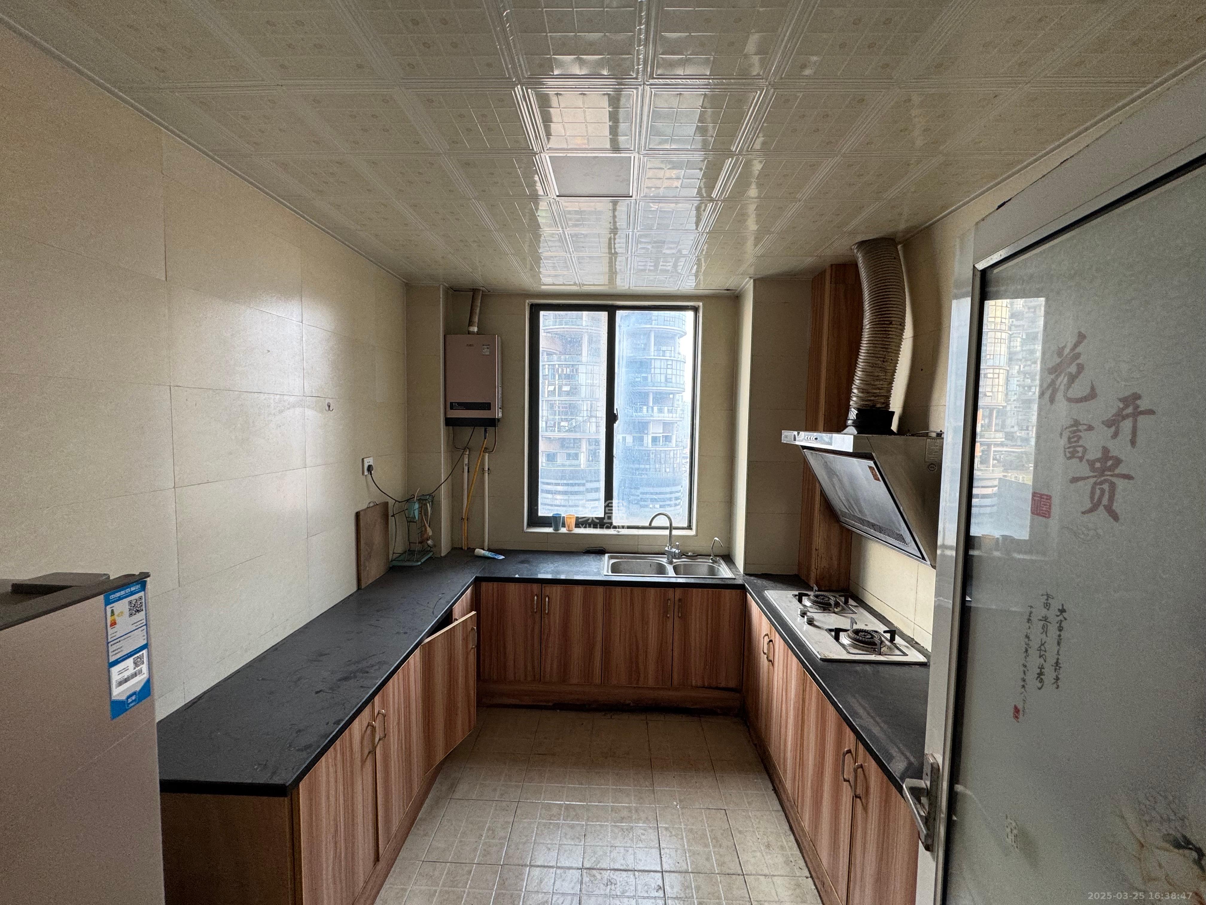 湘江世纪城湘江豪庭  1室2厅2卫    4500.0元/月 湘江世纪城湘江豪庭  1室2厅2卫    4500.0元/月室内图