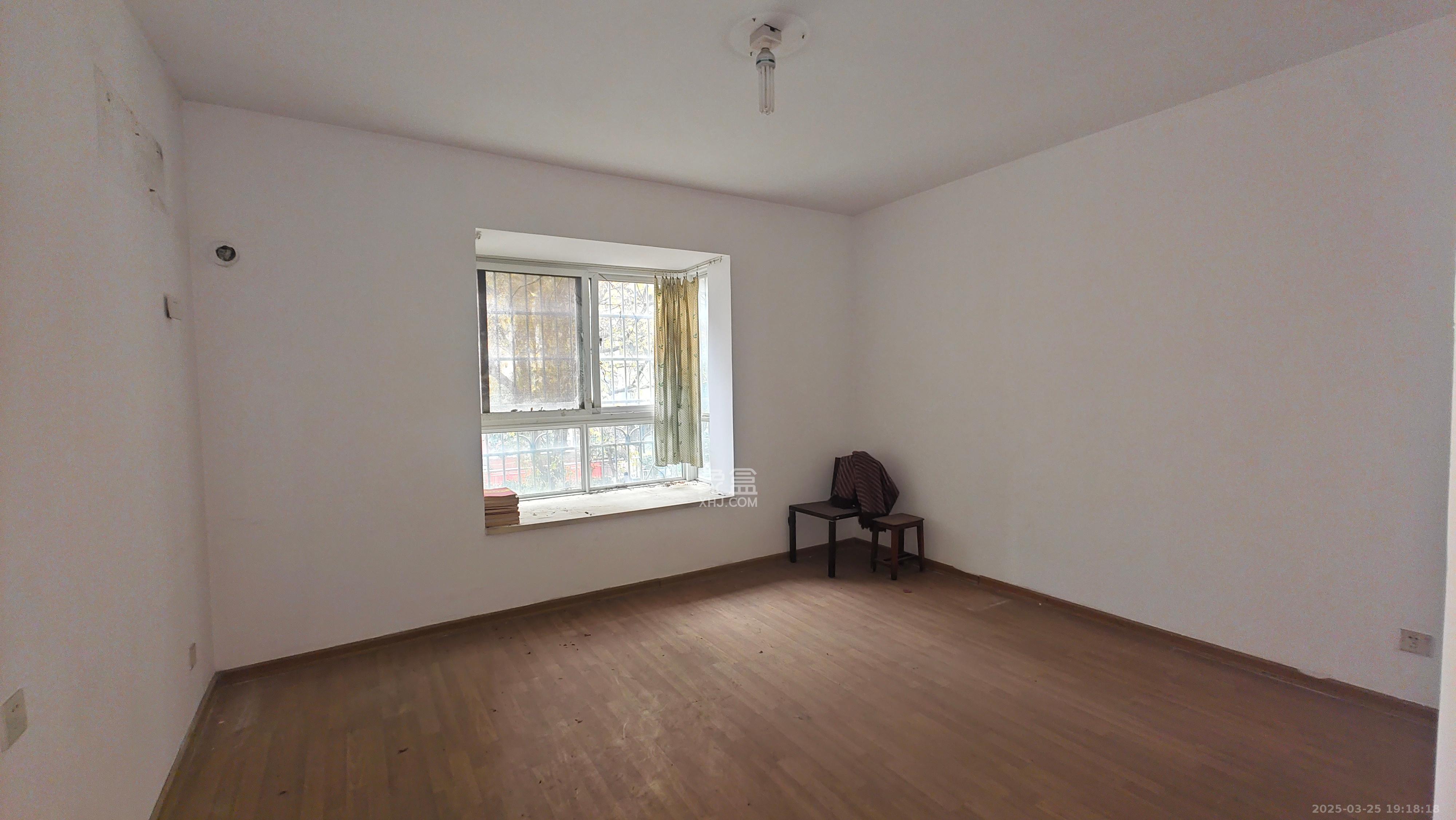 绿地之窗 3室2厅2卫 1300.0元/月 绿地之窗 3室2厅2卫 1300.0元/月室内图