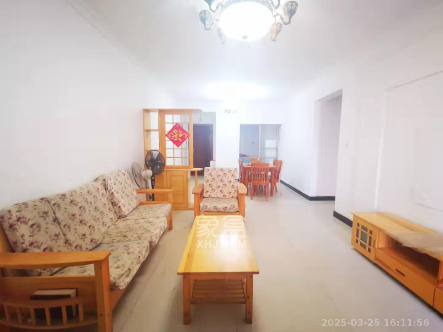 保利麓谷林语C区  3室2厅1卫   2500.00元/月室内图