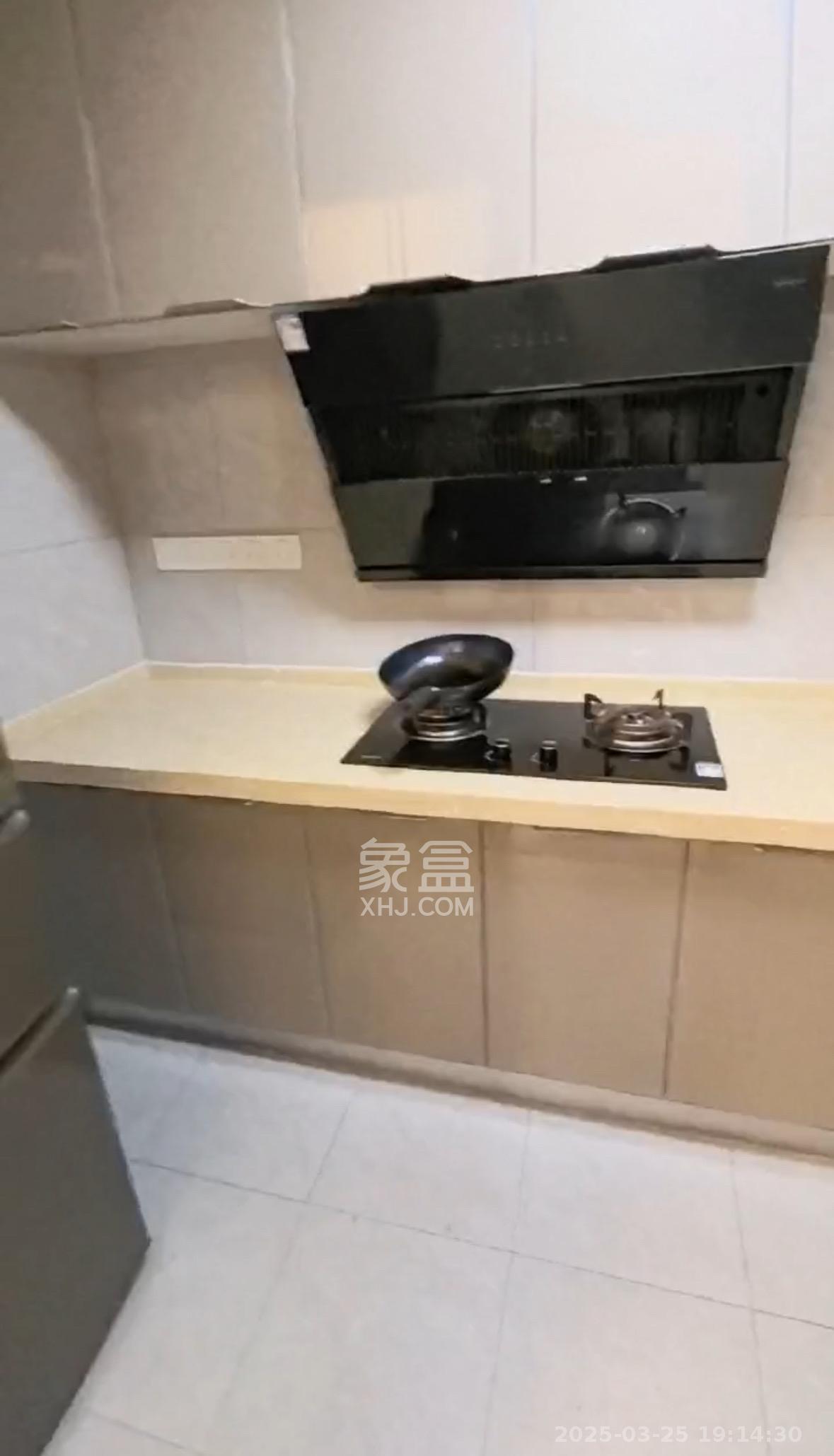 金南家园三期 1室2厅1卫 2200.0元/月 金南家园三期 1室2厅1卫 2200.0元/月室内图