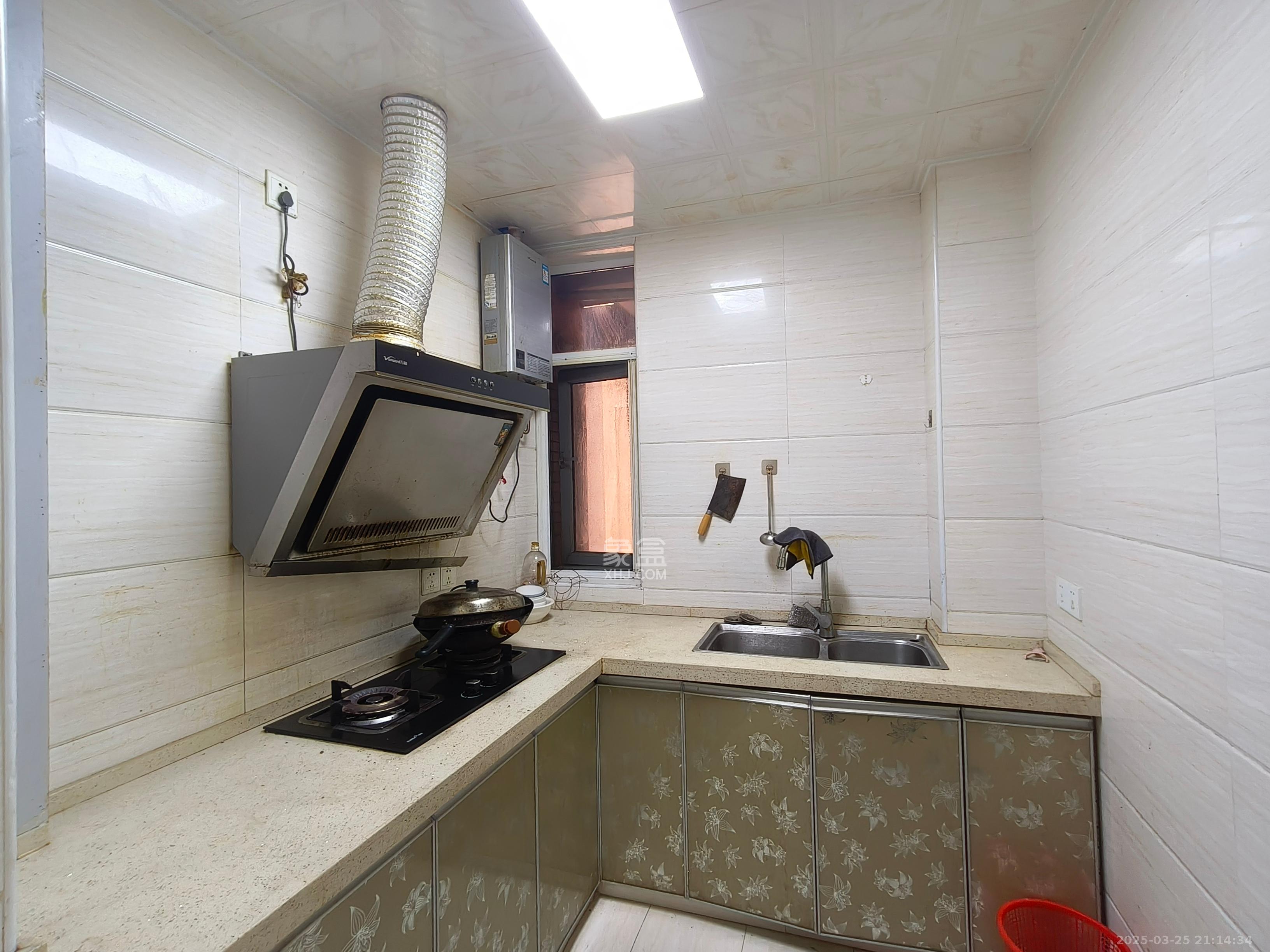 领东汇 3室2厅1卫 2200.0元/月 领东汇 3室2厅1卫 2200.0元/月室内图