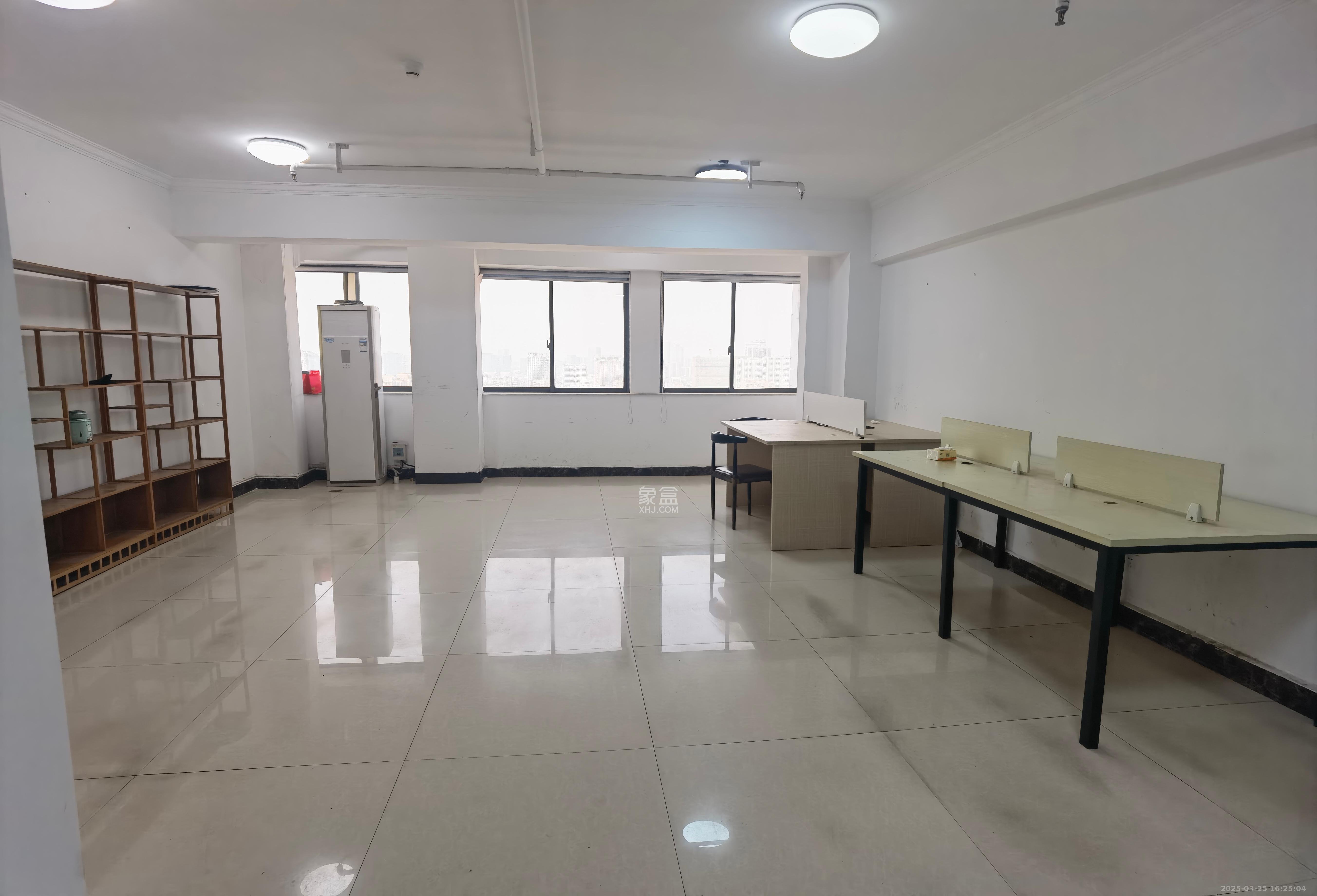 东方芙蓉 1室1厅1卫 2200.0元/月 东方芙蓉 1室1厅1卫 2200.0元/月室内图