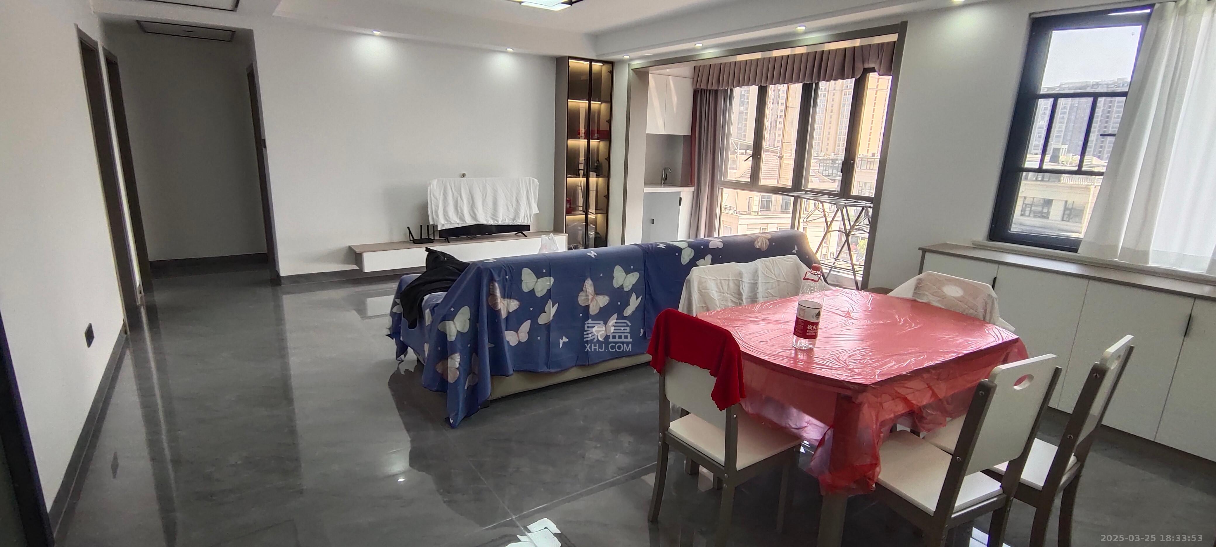 卢浮原著  4室2厅2卫    2800.0元/月 卢浮原著  4室2厅2卫    2800.0元/月室内图