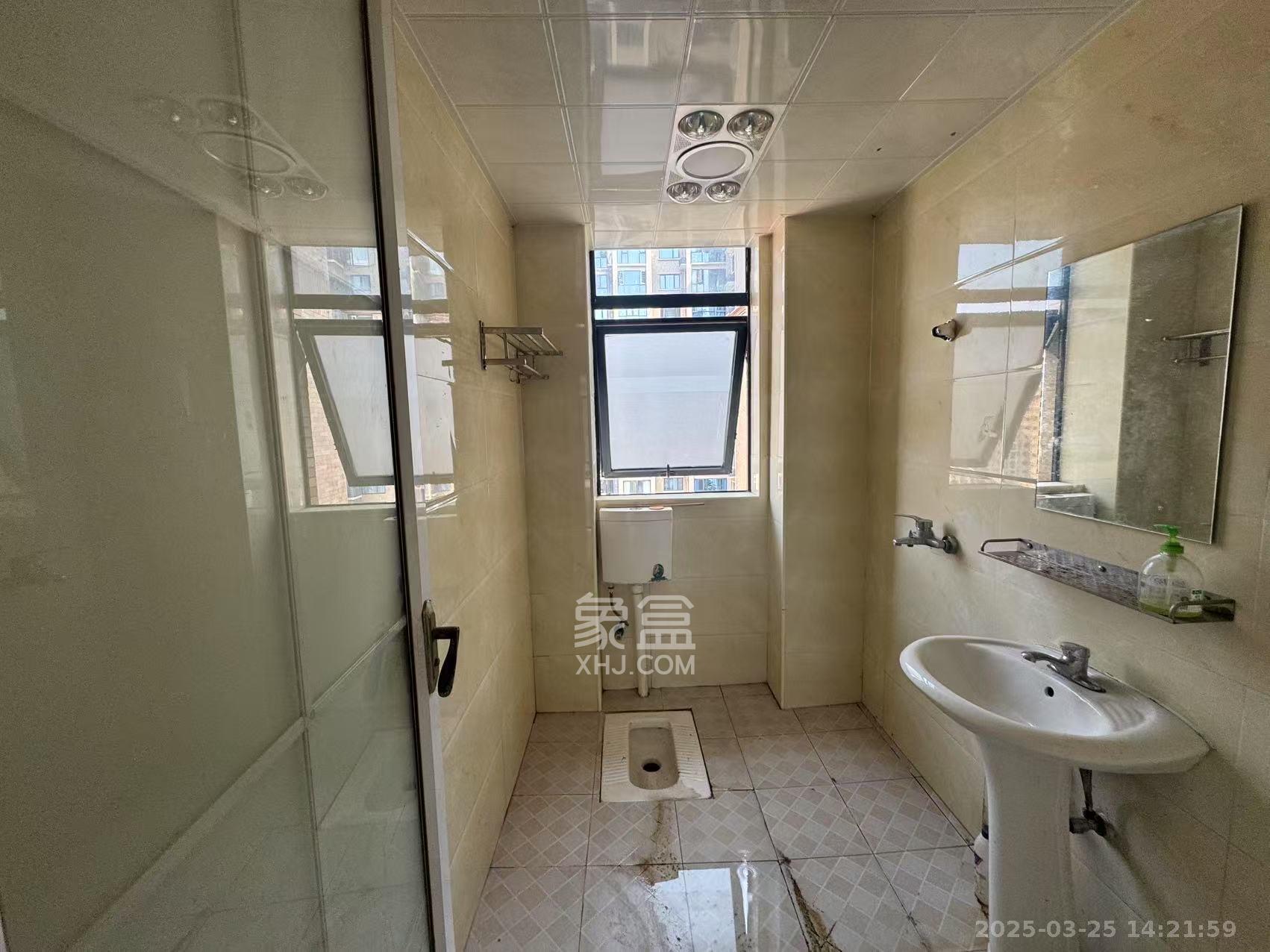 中南红领邦(红星嘉和苑) 3室1厅1卫 2000.0元/月 中南红领邦(红星嘉和苑) 3室1厅1卫 2000.0元/月室内图