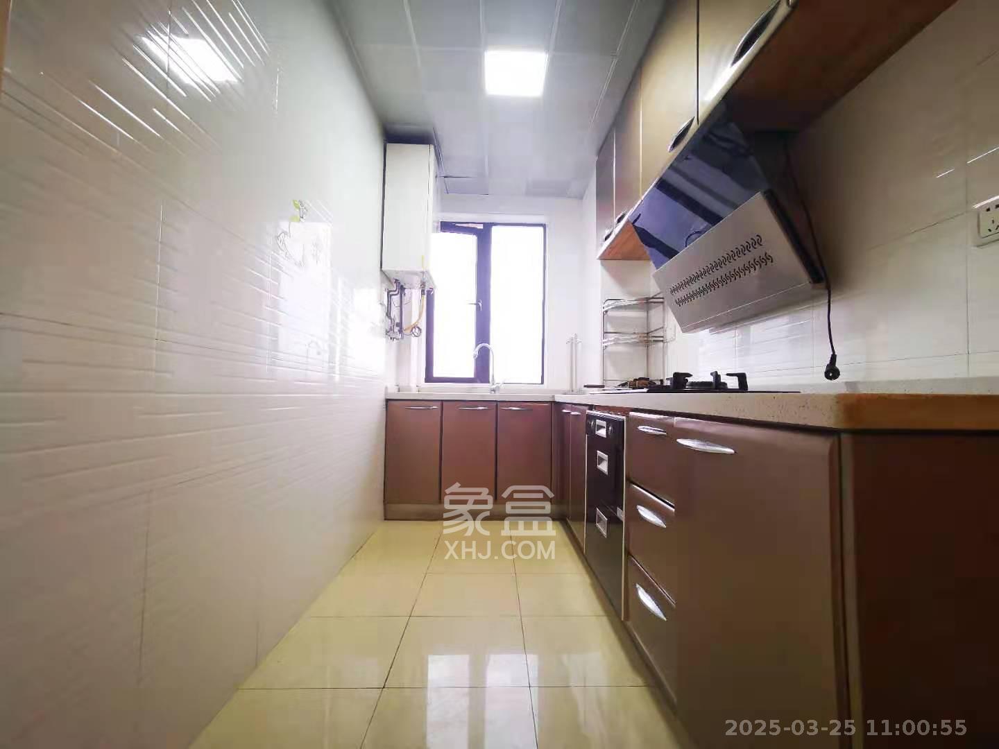 保利麓谷林语E区  3室2厅1卫    2200.0元/月室内图