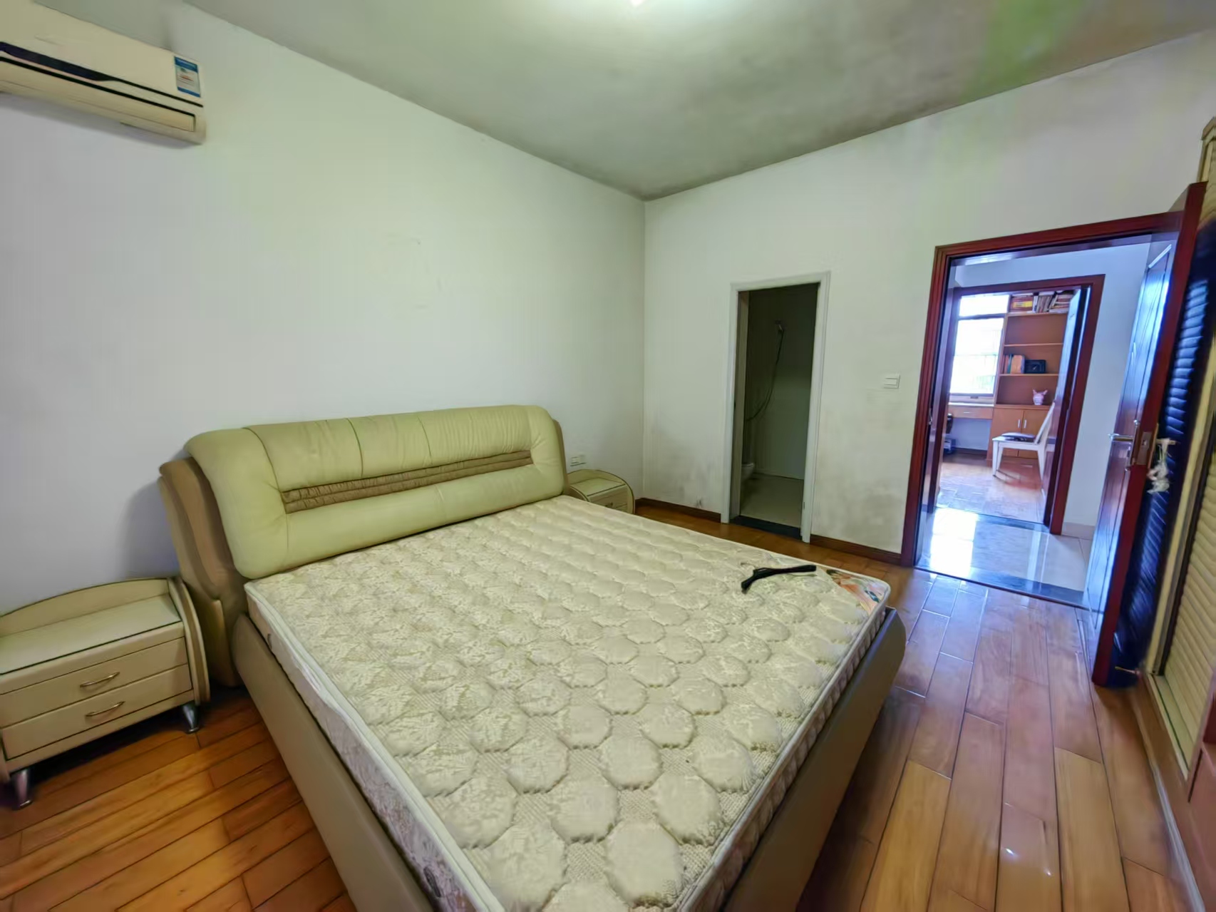 园林苑 4室2厅2卫 2080.0元/月 园林苑 4室2厅2卫 2080.0元/月室内图