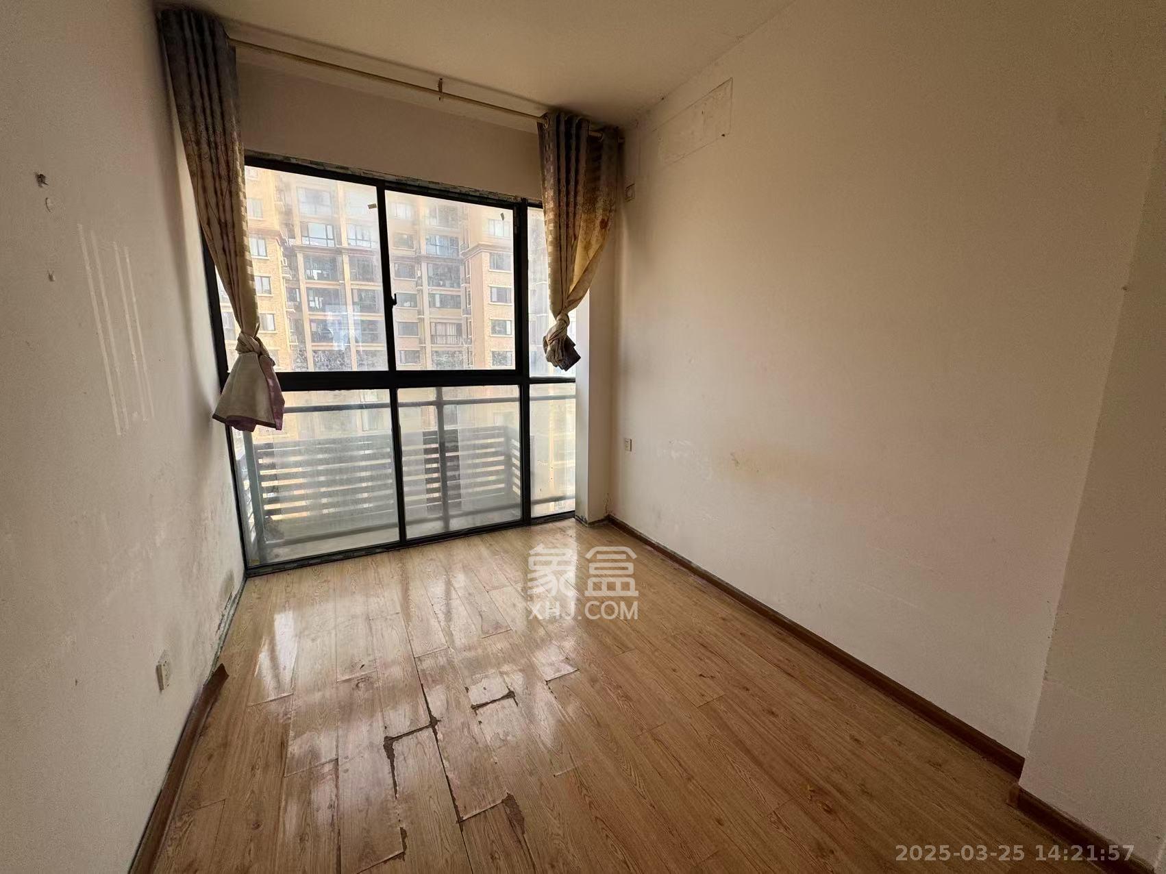 中南红领邦(红星嘉和苑) 3室1厅1卫 2000.0元/月 中南红领邦(红星嘉和苑) 3室1厅1卫 2000.0元/月室内图