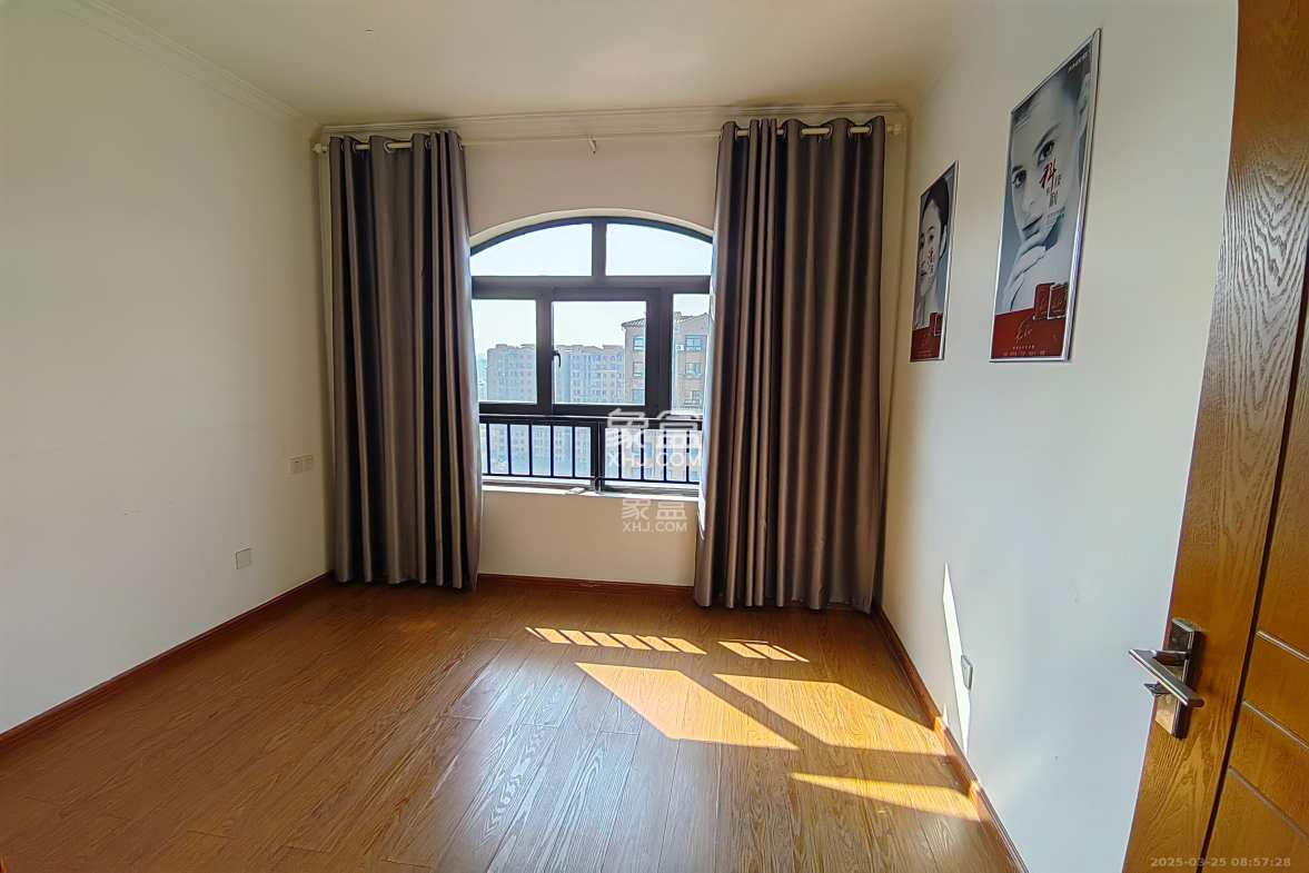 中信凯旋蓝岸(中信新城三期) 3室2厅1卫 1680.0元/月 中信凯旋蓝岸(中信新城三期) 3室2厅1卫 1680.0元/月室内图