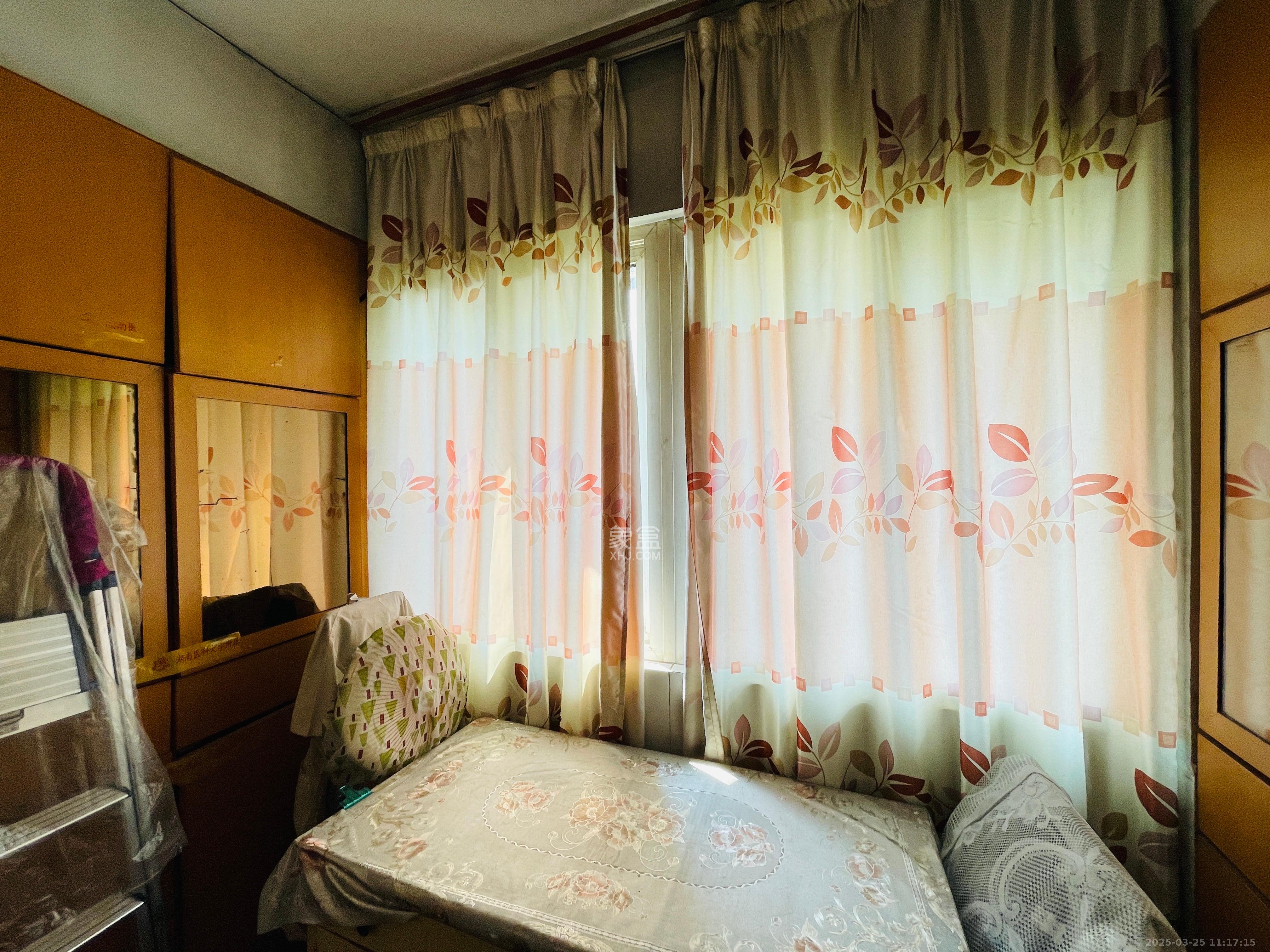 中南大學(xué)湘雅二醫(yī)院大院  2室2廳1衛(wèi)   2500.00元/月室內(nèi)圖