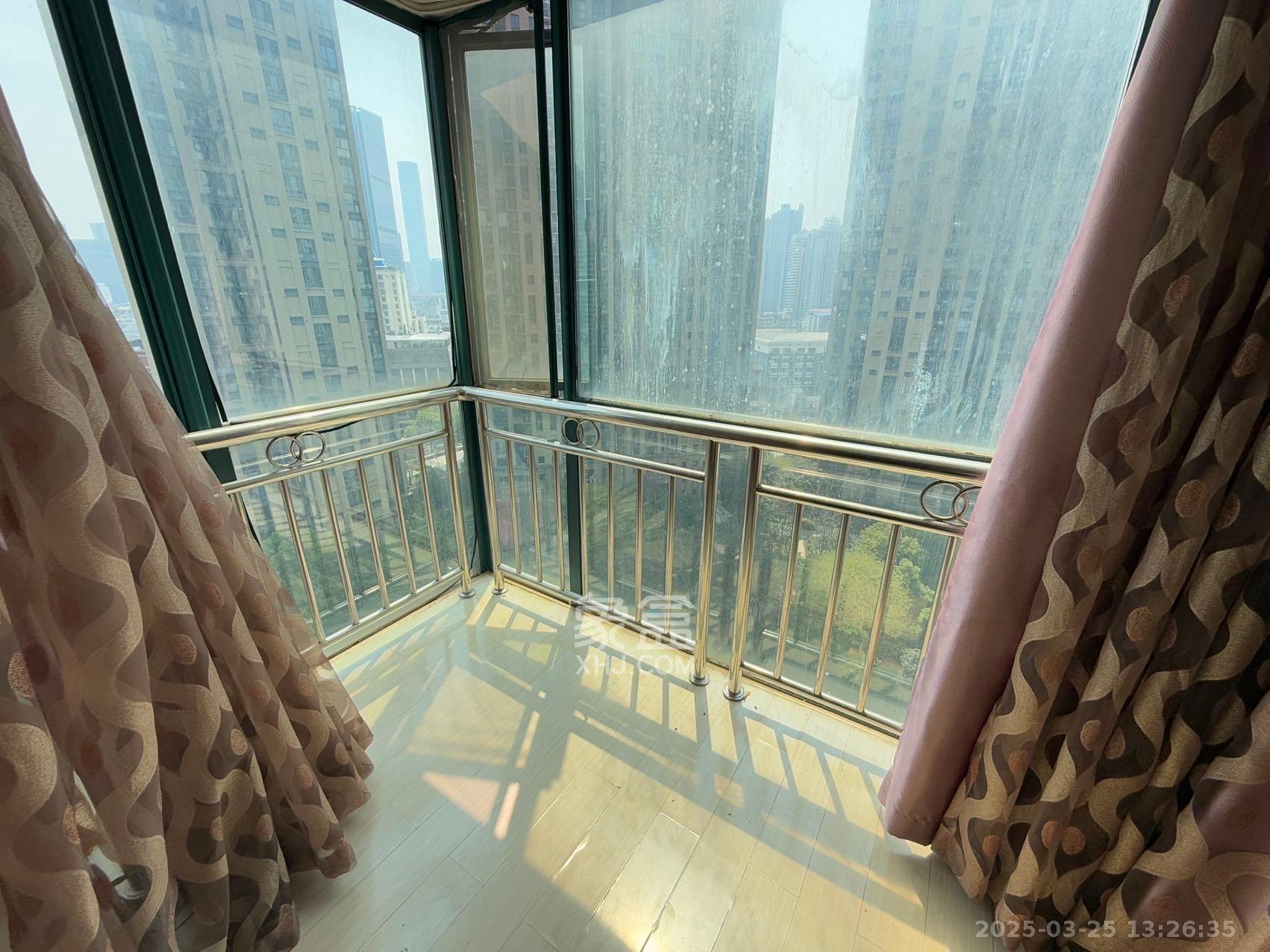 华盛新外滩 4室2厅2卫 3800.0元/月 华盛新外滩 4室2厅2卫 3800.0元/月室内图