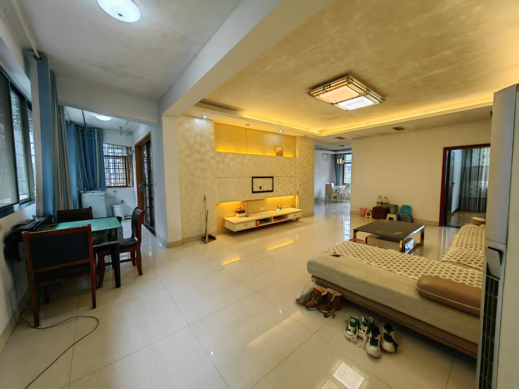 园林苑 4室2厅2卫 2080.0元/月 园林苑 4室2厅2卫 2080.0元/月室内图