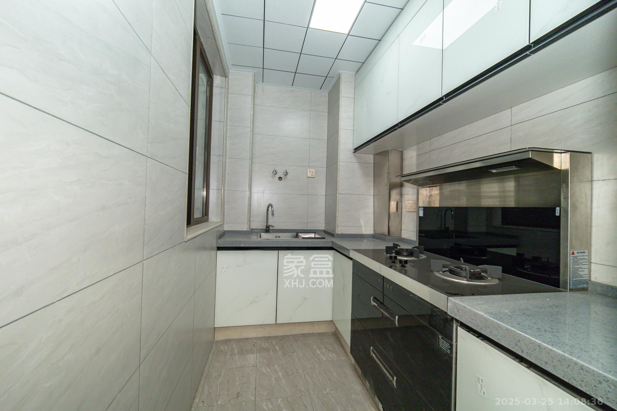 华润置地广场二期 3室2厅2卫 2000.0元/月 华润置地广场二期 3室2厅2卫 2000.0元/月室内图