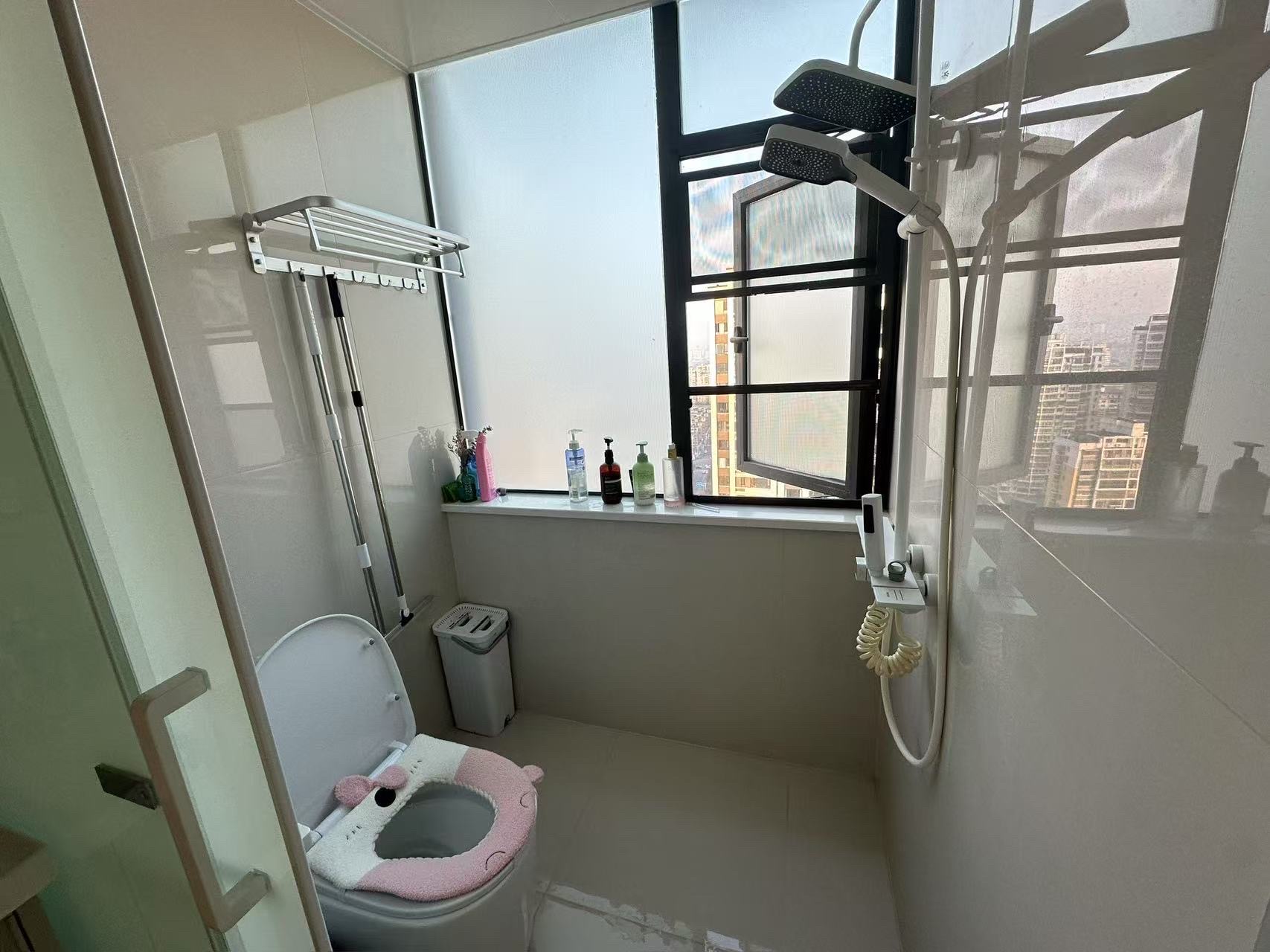 芷兰公馆西区 2室1厅1卫 2000.0元/月 芷兰公馆西区 2室1厅1卫 2000.0元/月室内图