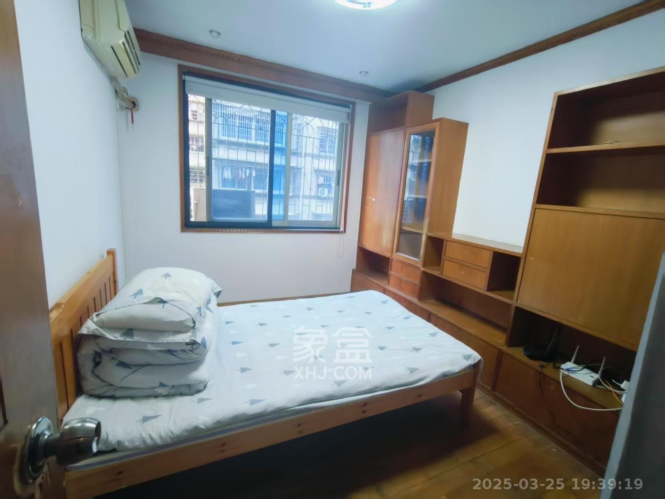 铭园小区  3室2厅2卫   3700.00元/月室内图
