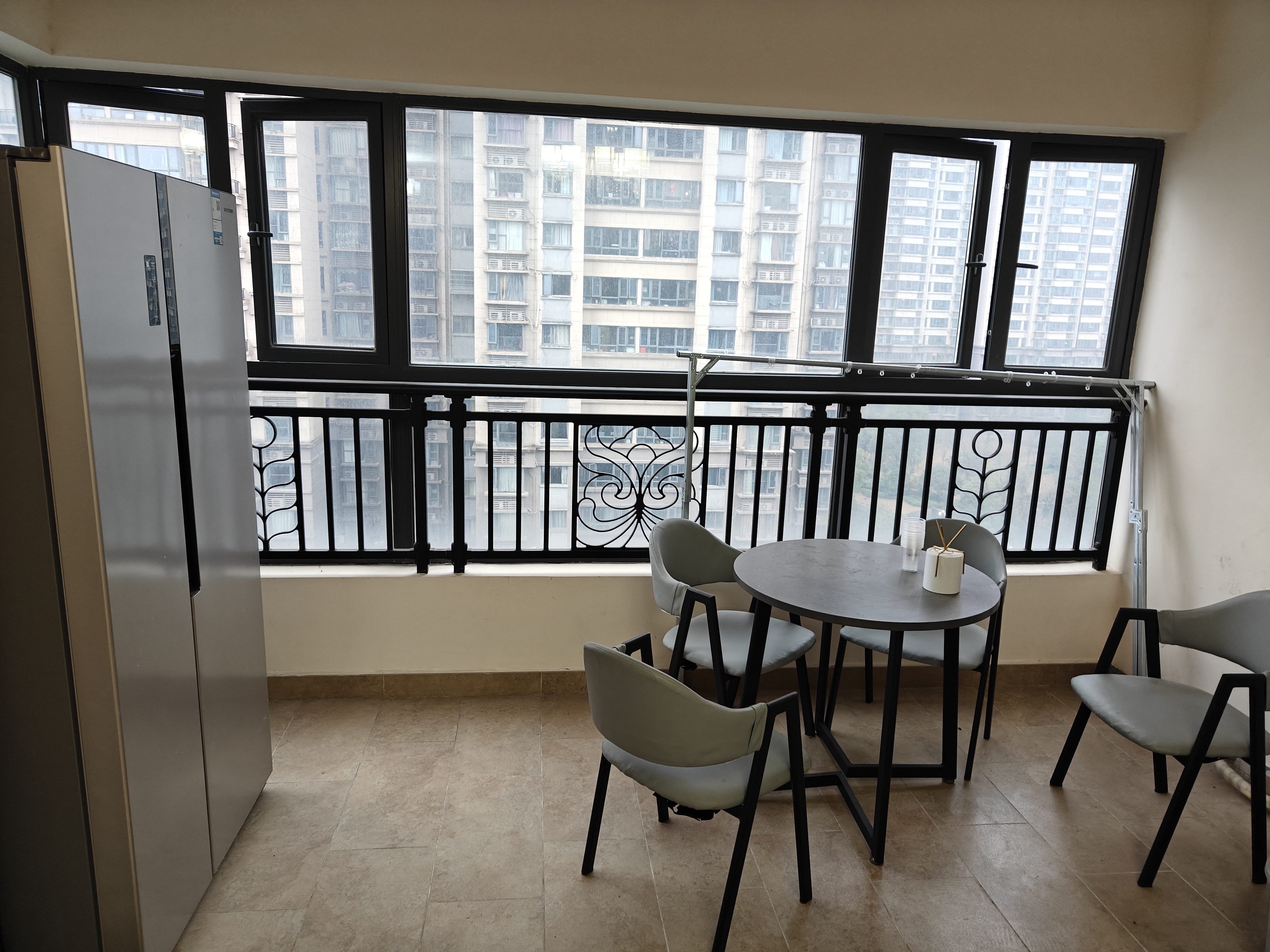 恒大华府 3室2厅2卫 2000.0元/月 恒大华府 3室2厅2卫 2000.0元/月室内图