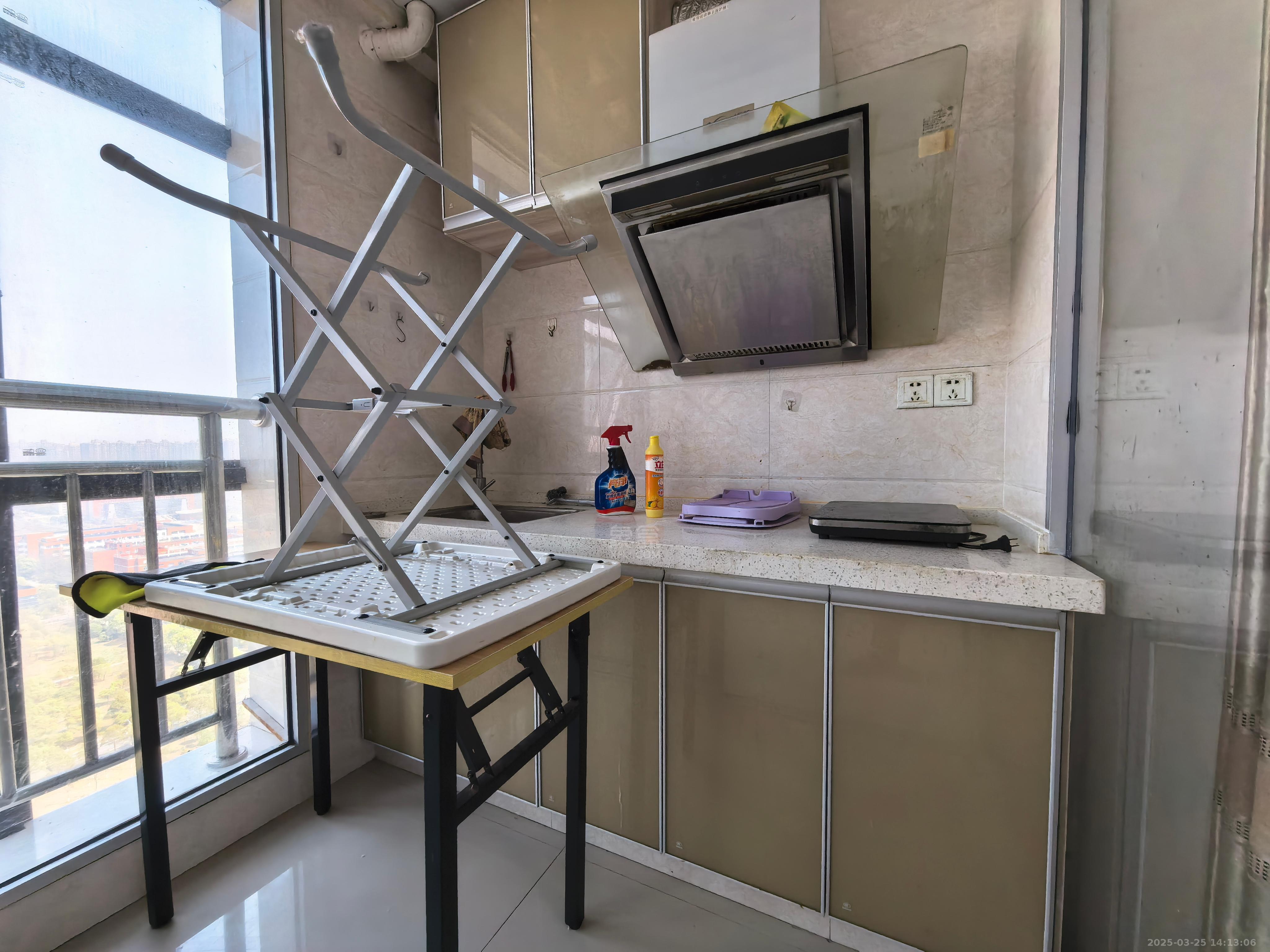 龙腾国际 1室1厅1卫 1300.0元/月 龙腾国际 1室1厅1卫 1300.0元/月室内图