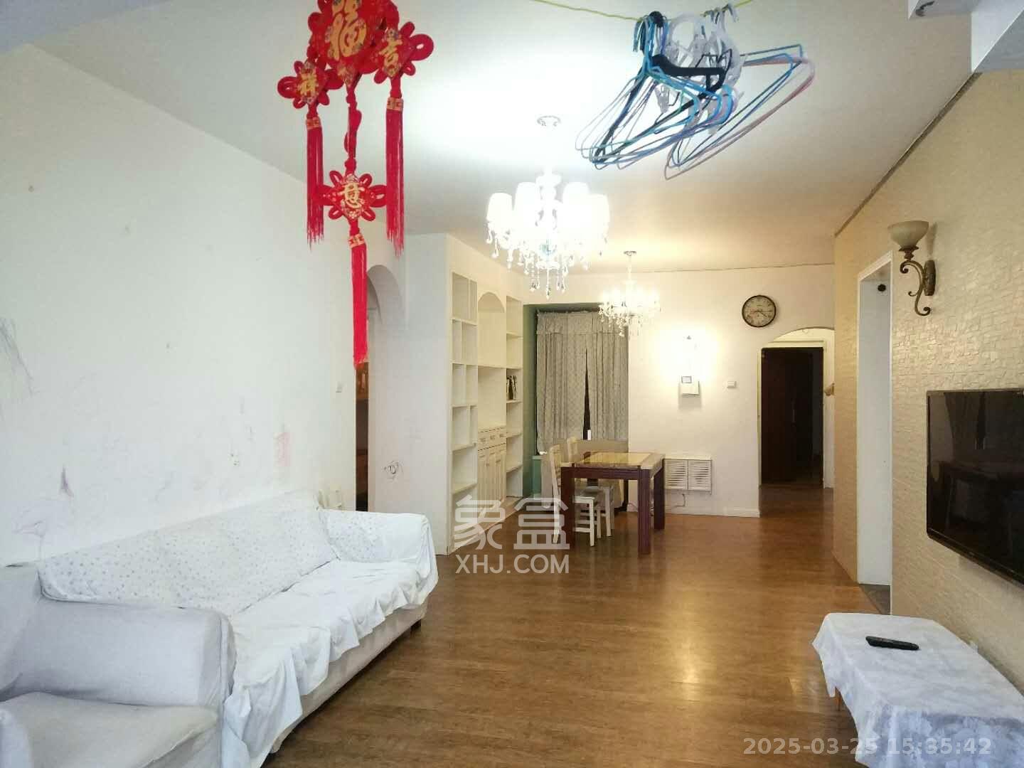保利麓谷林语F区  3室2厅2卫   2700.00元/月室内图
