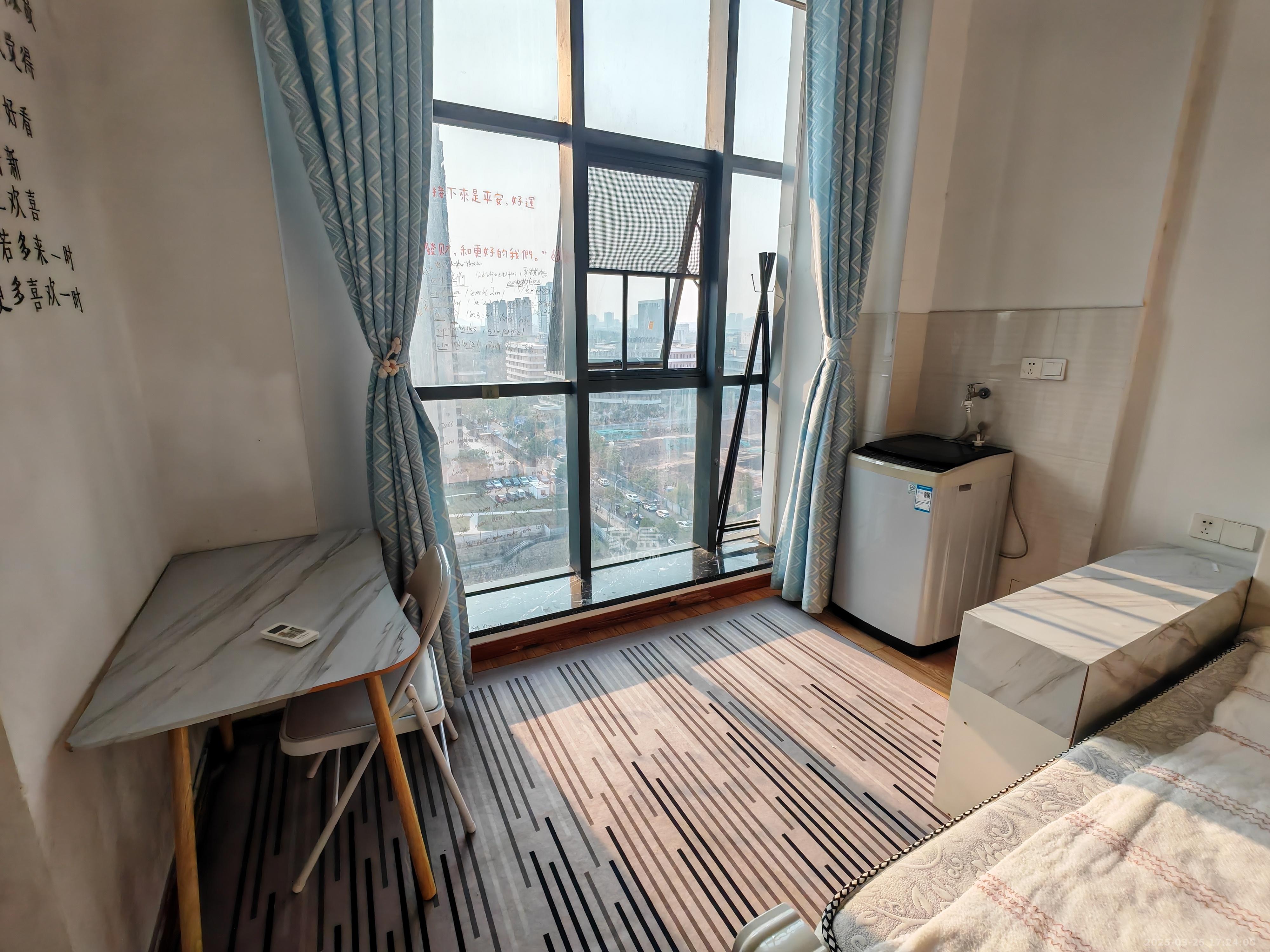 华侨假日中心(晟华苑) 1室1厅1卫 1500.0元/月 华侨假日中心(晟华苑) 1室1厅1卫 1500.0元/月室内图