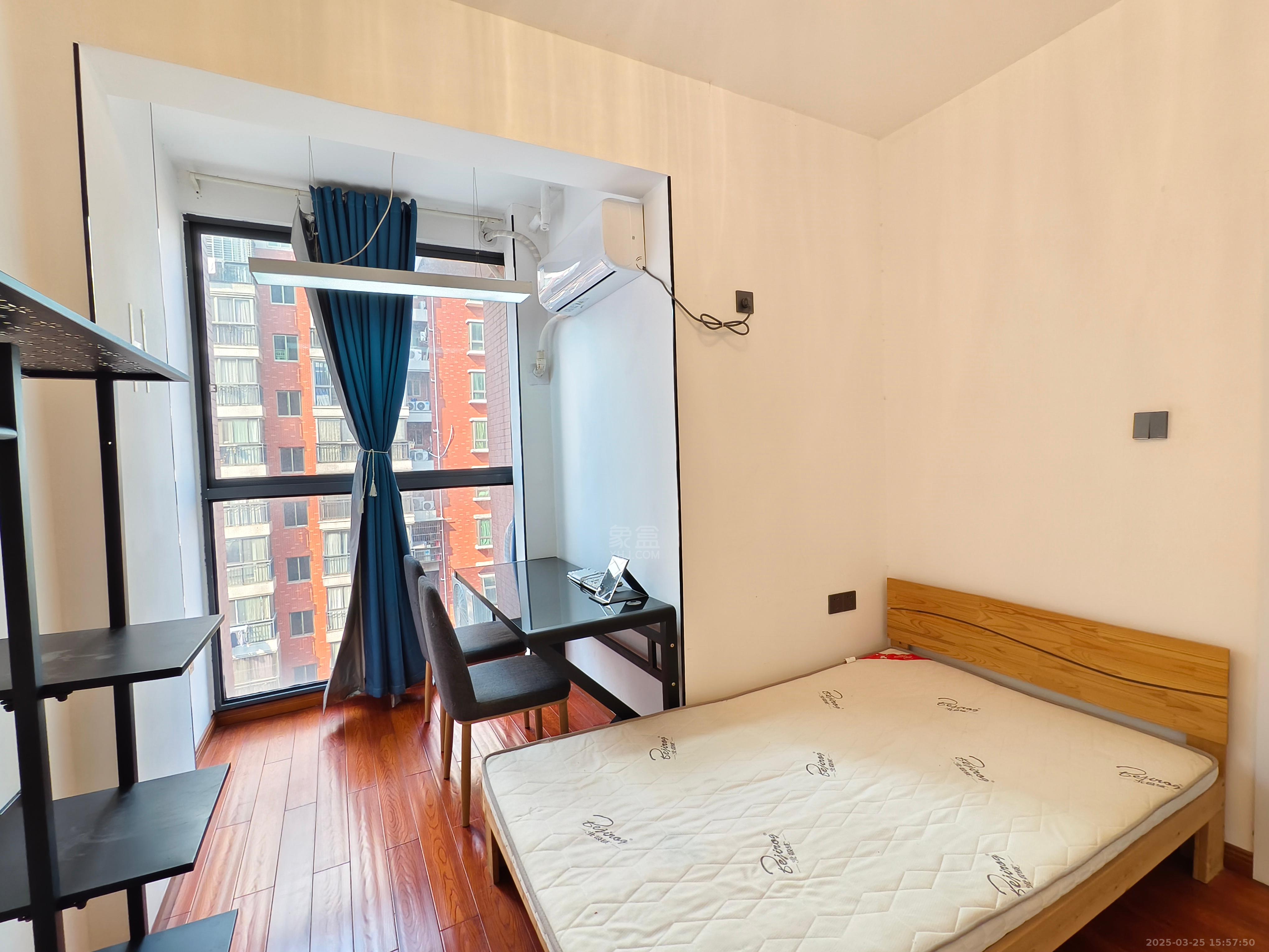 庐山恋 3室2厅1卫 2200.0元/月 庐山恋 3室2厅1卫 2200.0元/月室内图