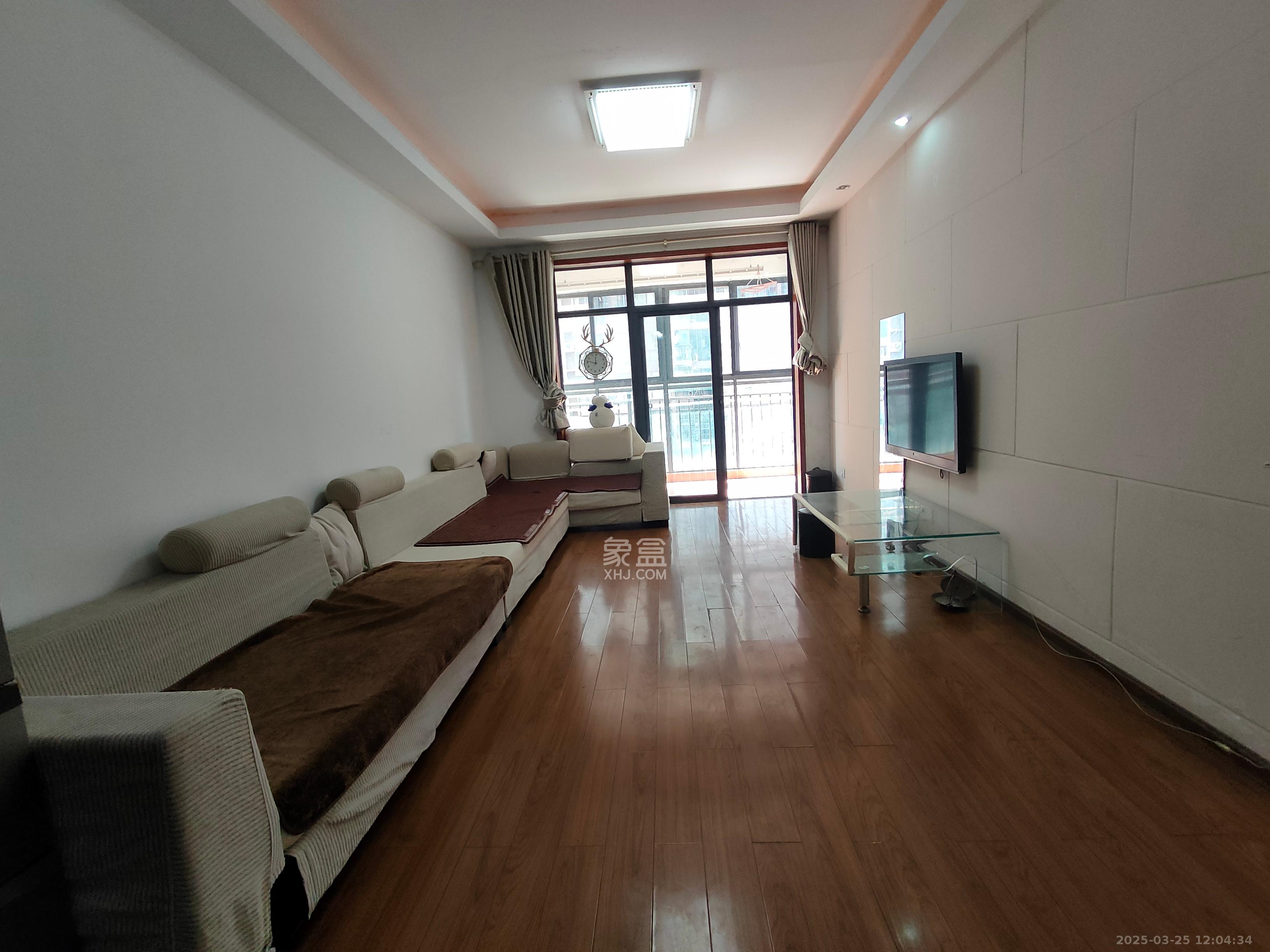 金领家族 2室2厅1卫 1700.0元/月 金领家族 2室2厅1卫 1700.0元/月室内图