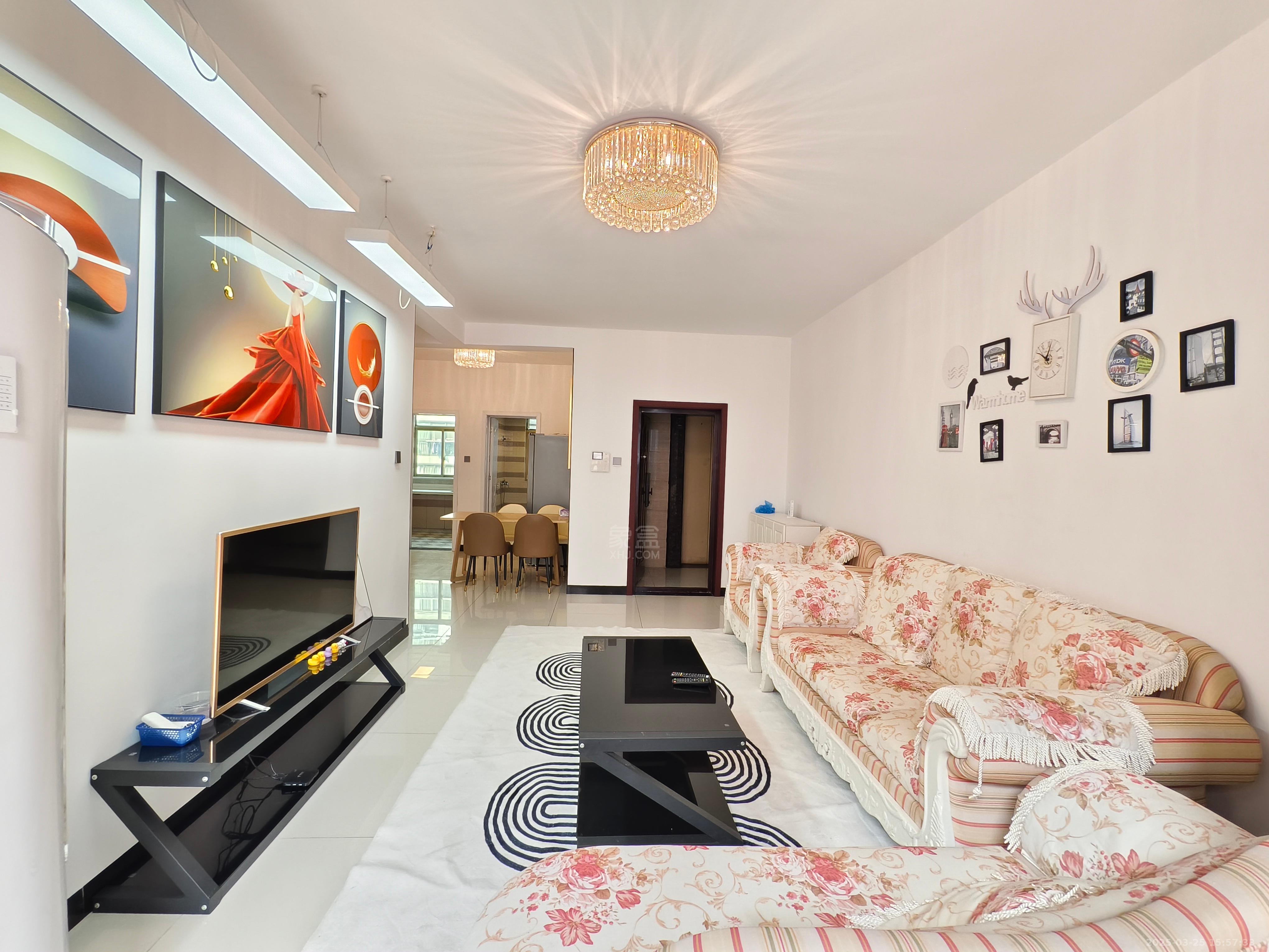 庐山恋 3室2厅1卫 2200.0元/月 庐山恋 3室2厅1卫 2200.0元/月室内图