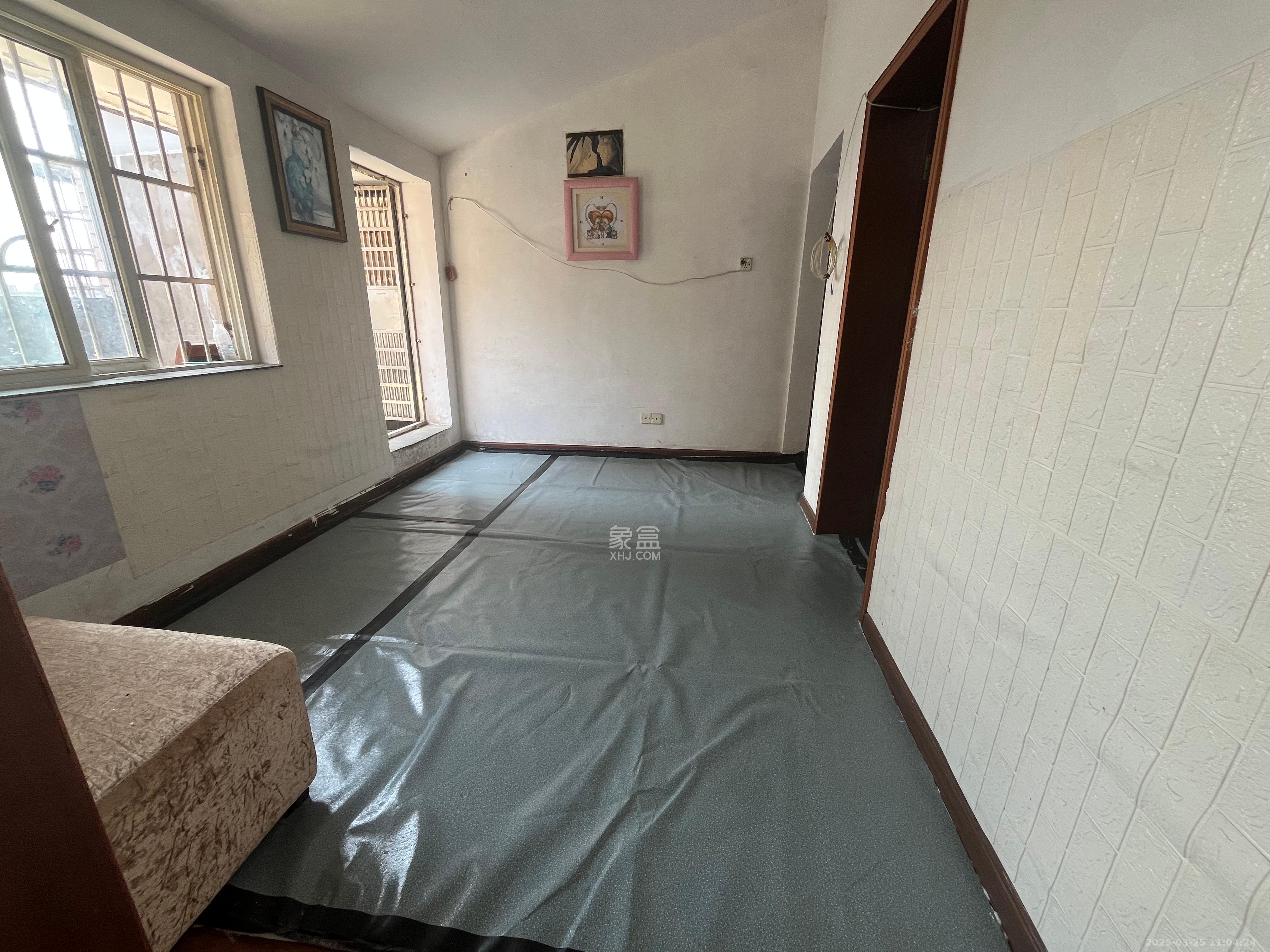 泉塘小区  1室0厅0卫    800.0元/月 泉塘小区  1室0厅0卫    800.0元/月室内图