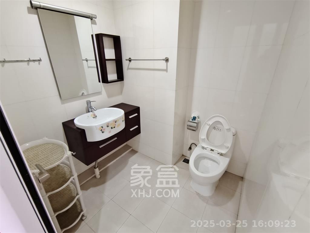阳光100二期  4室2厅2卫   3300.00元/月室内图