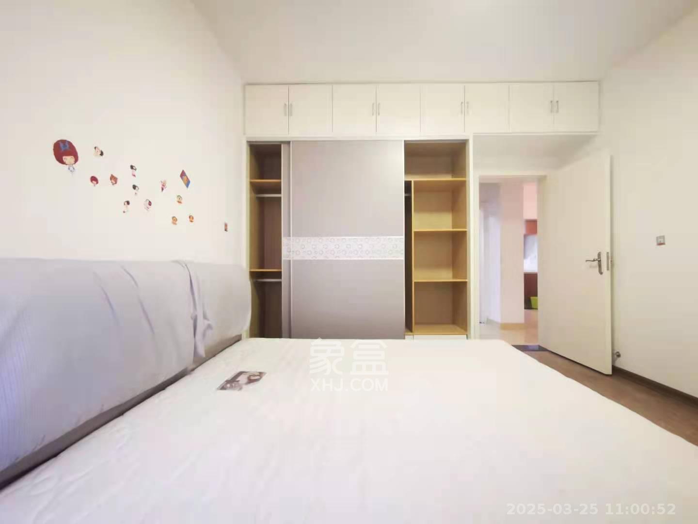 保利麓谷林语E区  3室2厅1卫    2200.0元/月室内图