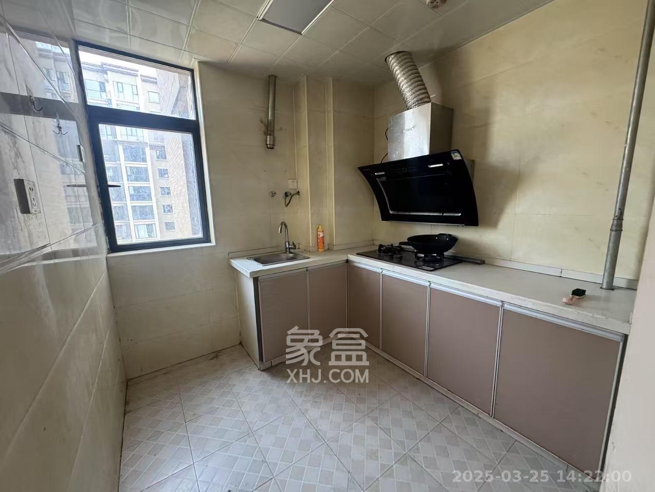 中南红领邦(红星嘉和苑) 3室1厅1卫 2000.0元/月 中南红领邦(红星嘉和苑) 3室1厅1卫 2000.0元/月室内图