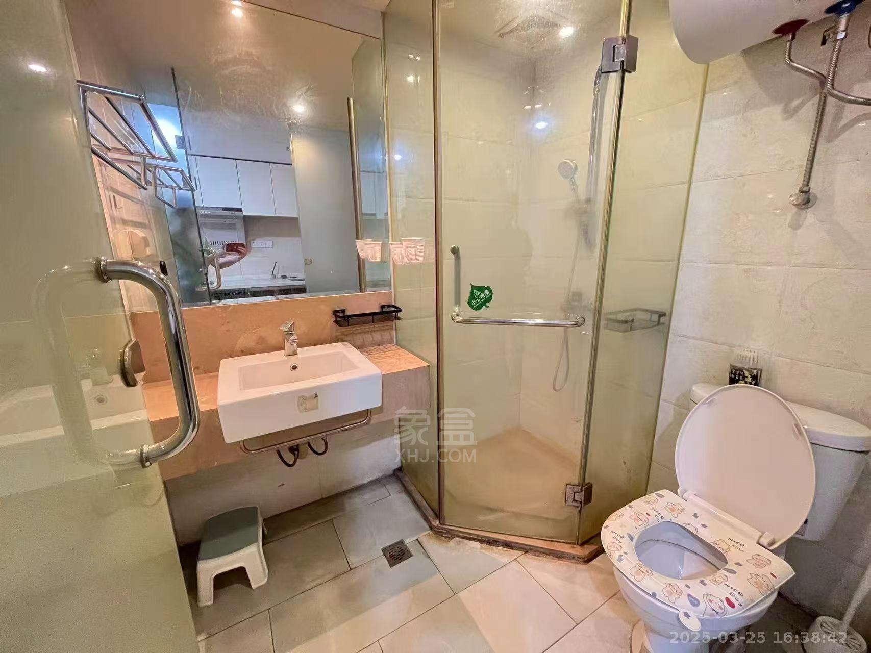 大汉希尔顿 1室1厅1卫 1400.0元/月 大汉希尔顿 1室1厅1卫 1400.0元/月室内图