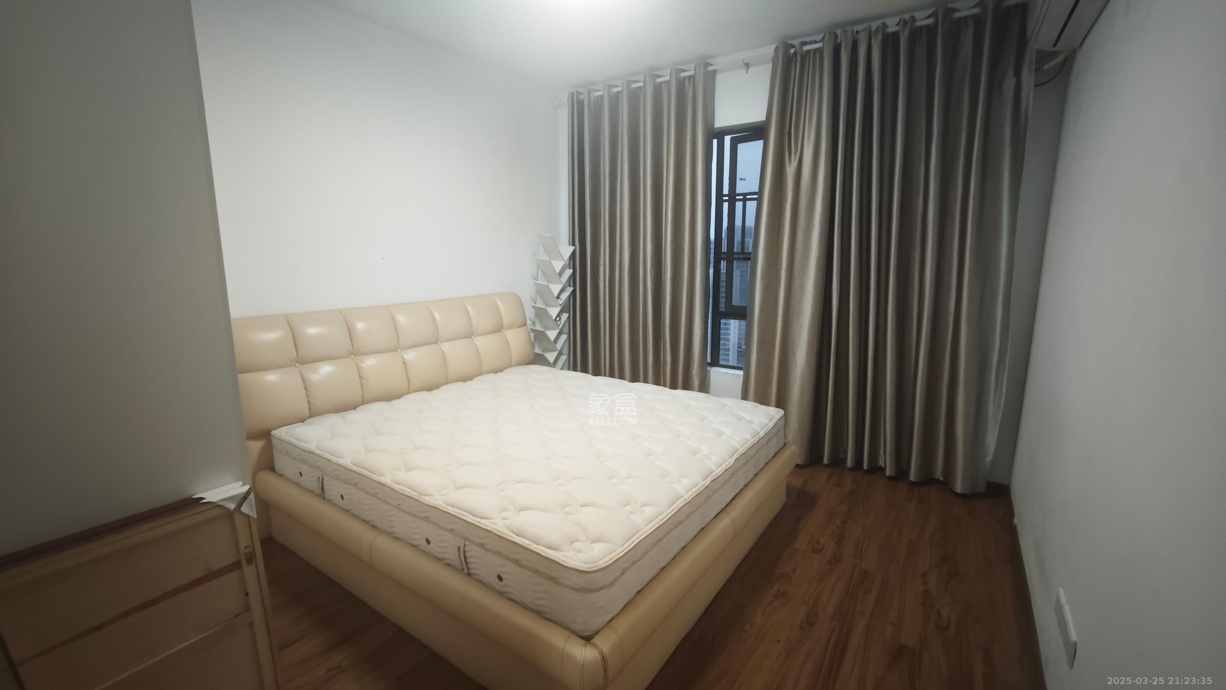 旭辉御府  3室2厅2卫    2300.0元/月室内图