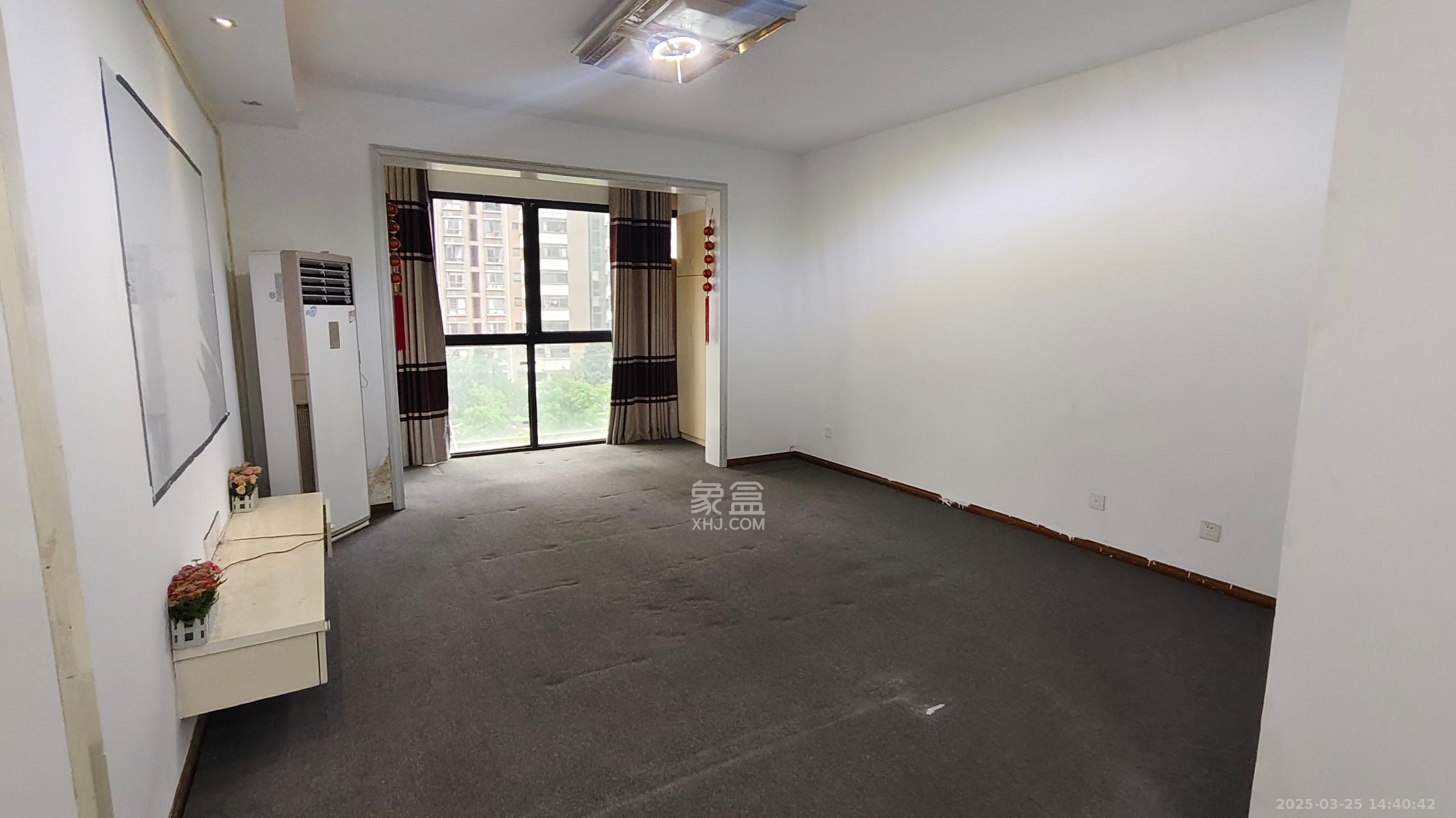 湘江世纪城聚江苑 4室2厅2卫 3000.0元/月 湘江世纪城聚江苑 4室2厅2卫 3000.0元/月室内图