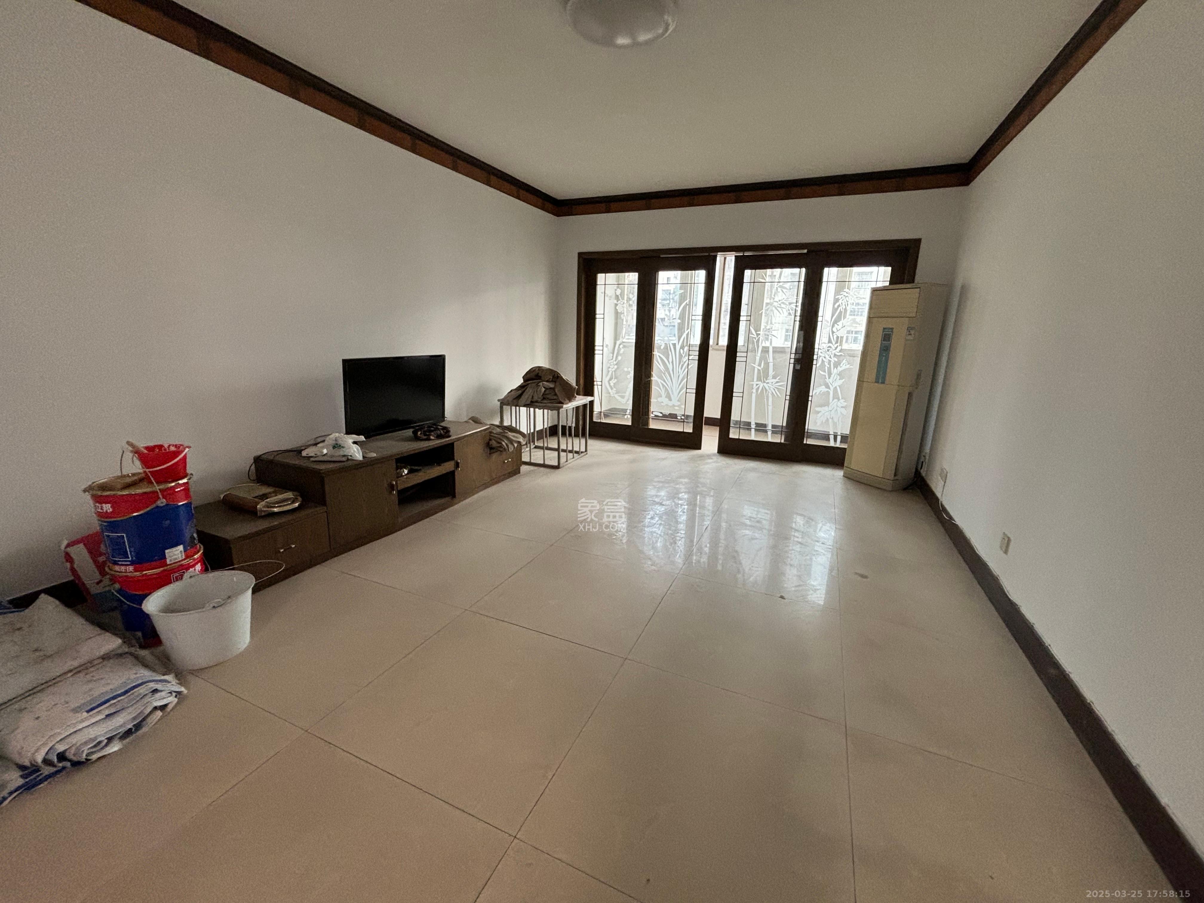 南湖嘉园  1室0厅0卫    2800.0元/月 南湖嘉园  1室0厅0卫    2800.0元/月室内图