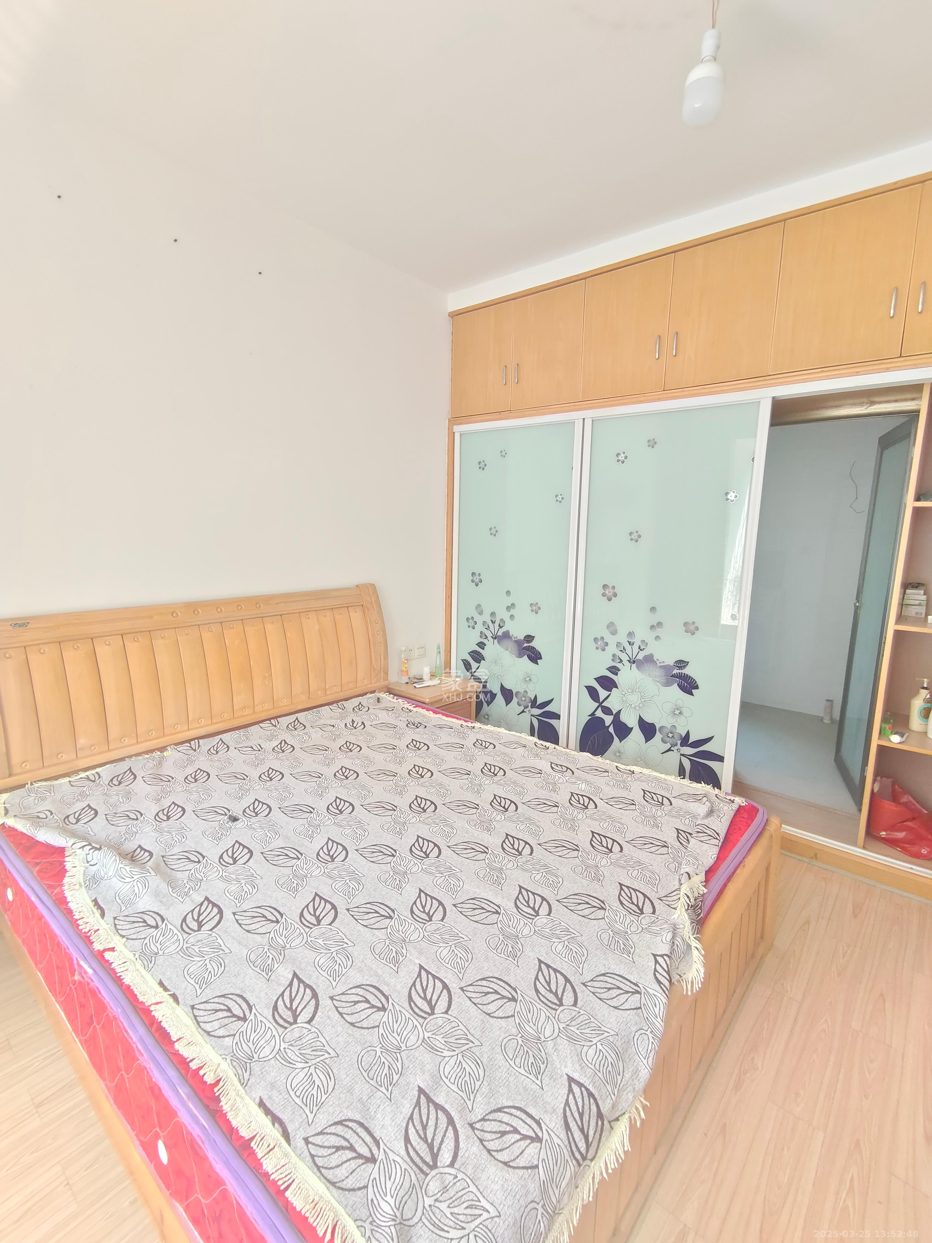 湘江国际  3室2厅2卫   1600.00元/月室内图