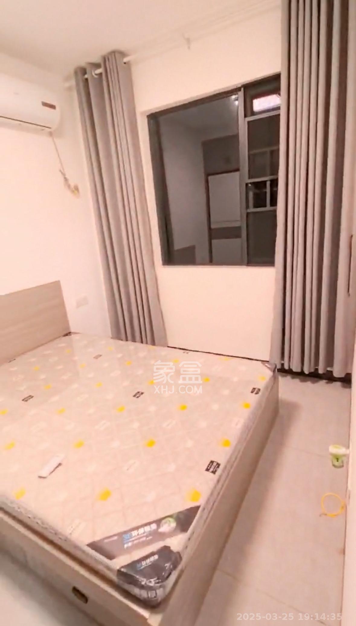 金南家园三期 1室2厅1卫 2200.0元/月 金南家园三期 1室2厅1卫 2200.0元/月室内图