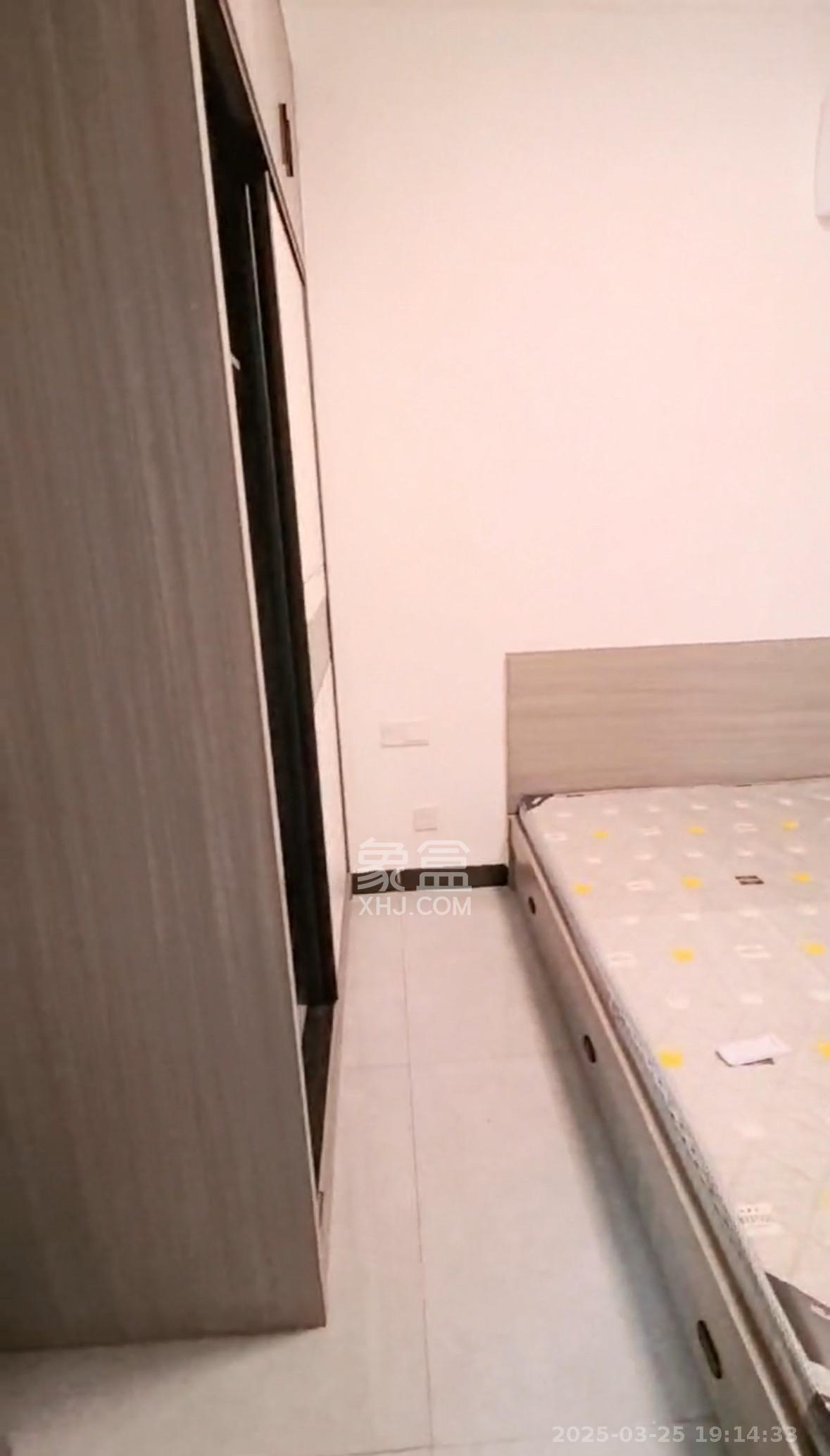 金南家园三期 1室2厅1卫 2200.0元/月 金南家园三期 1室2厅1卫 2200.0元/月室内图