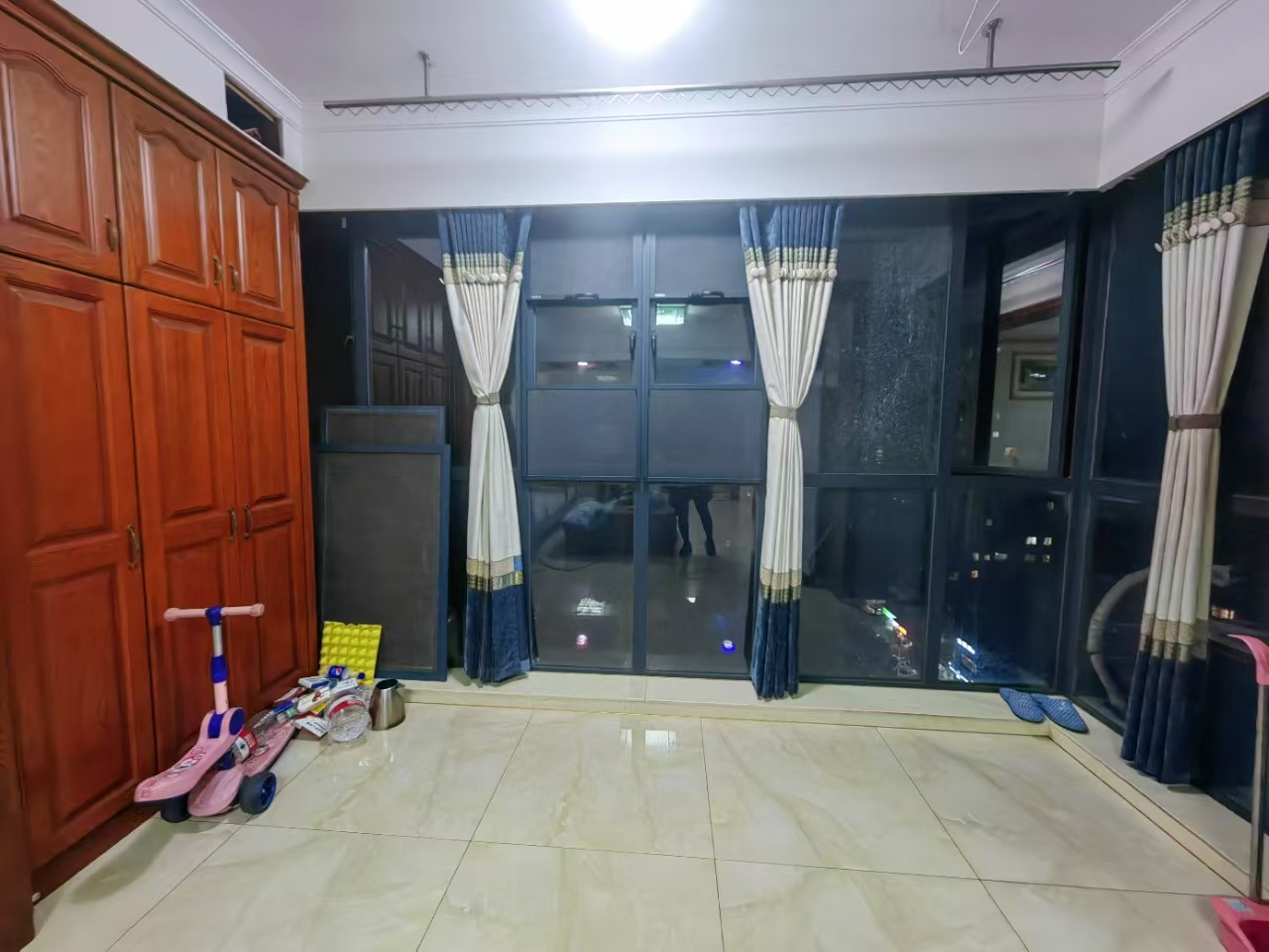 旺佳华府 4室2厅2卫 2800.0元/月 旺佳华府 4室2厅2卫 2800.0元/月室内图