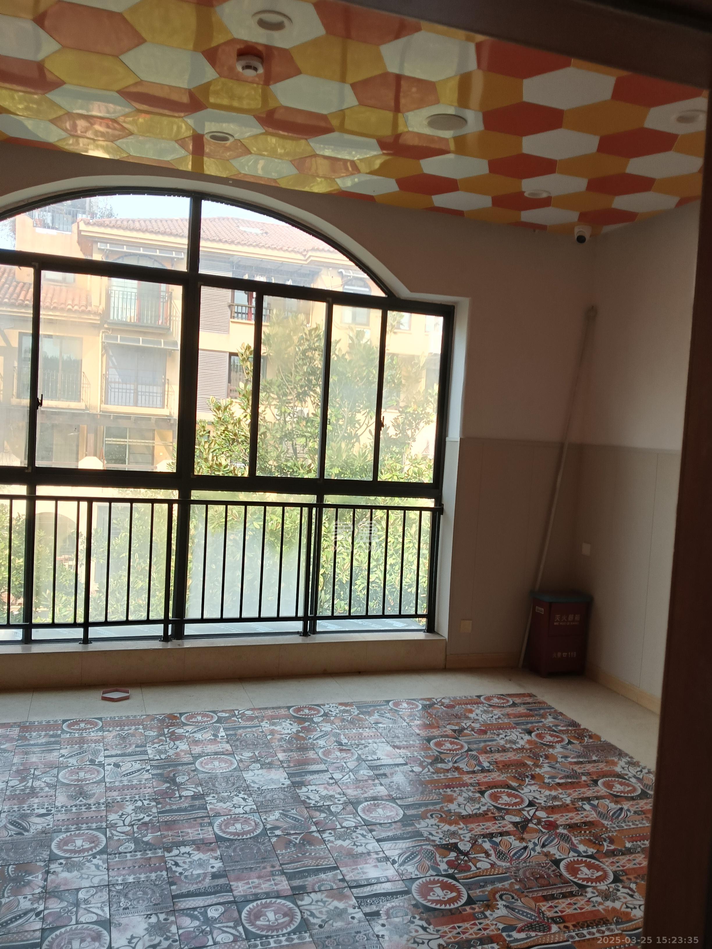 郡原居里   180.0㎡      4000.0元/月室内图