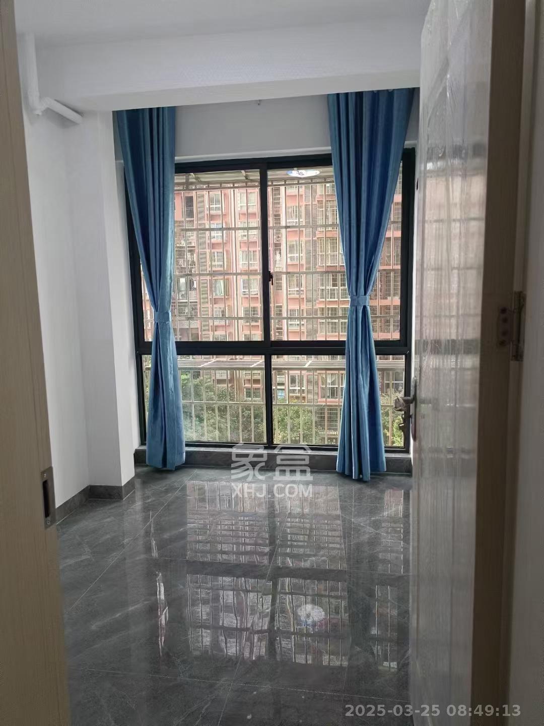 凯富南方鑫城 4室2厅2卫 2400.0元/月 凯富南方鑫城 4室2厅2卫 2400.0元/月室内图