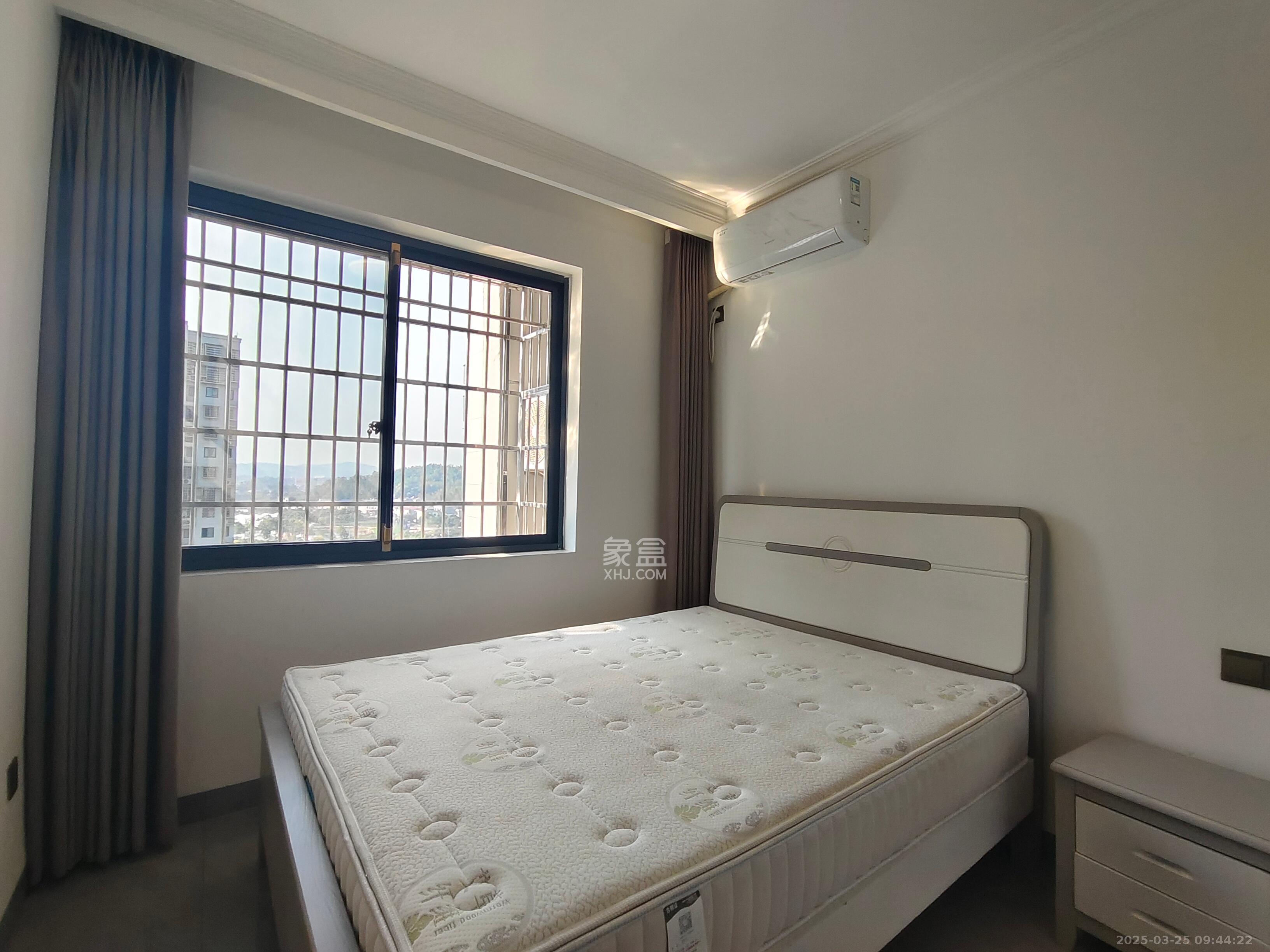 坪山家园  3室2厅1卫   1800.00元/月室内图